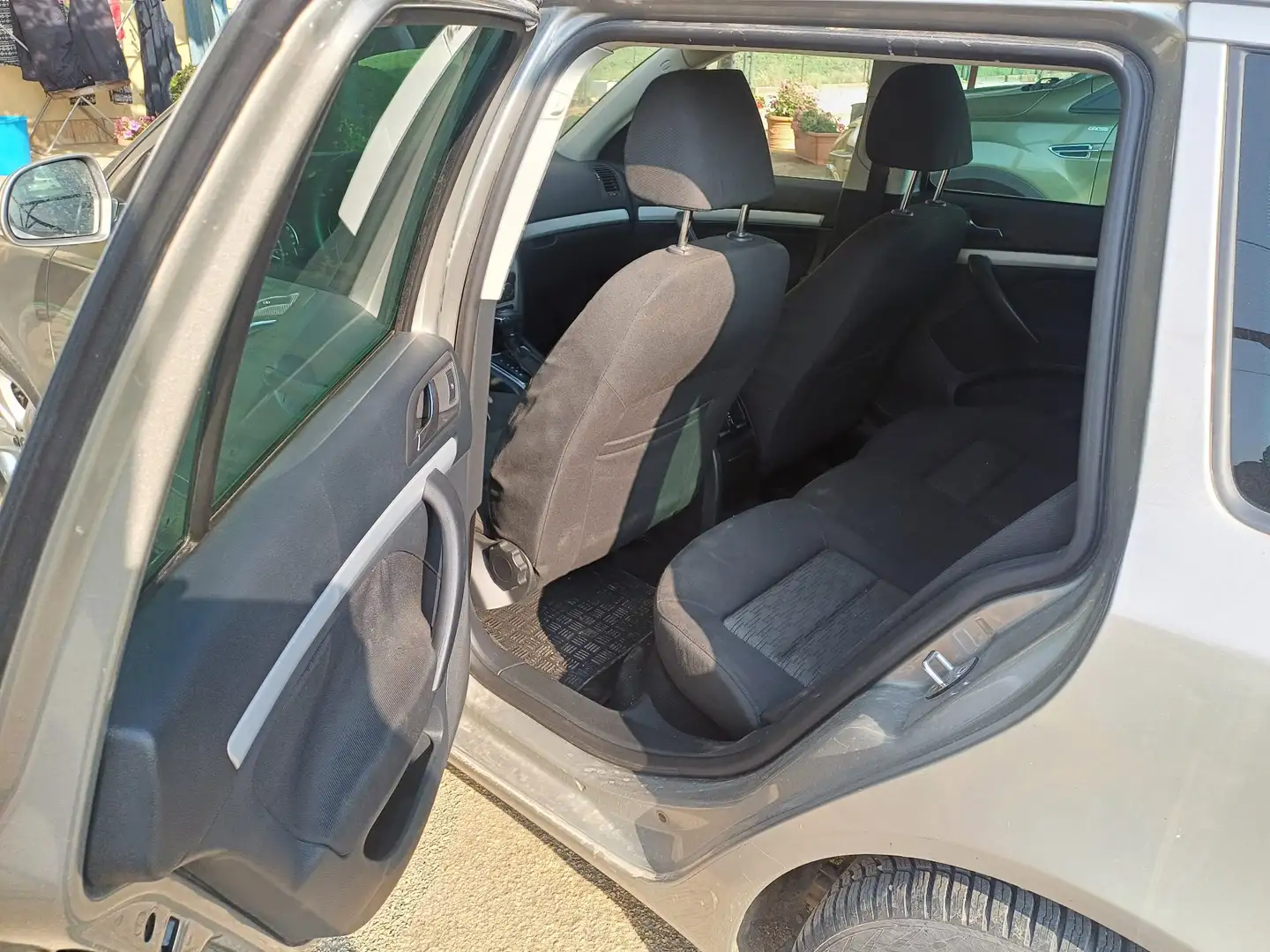 Skoda Octavia Combi 1.6 TDI DPF DSG Elegance - 1