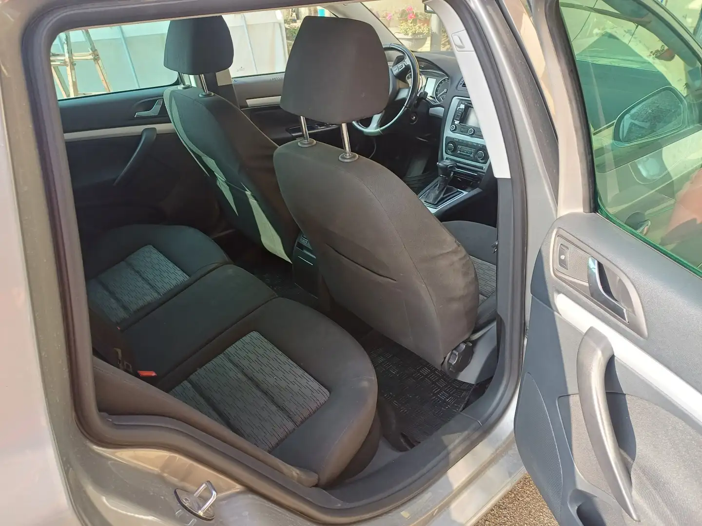 Skoda Octavia Combi 1.6 TDI DPF DSG Elegance - 2