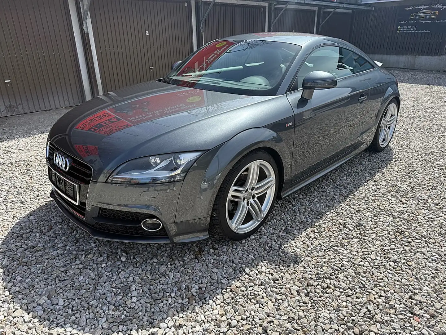 Audi TT Coupé 1,8 TFSI Grau - 1