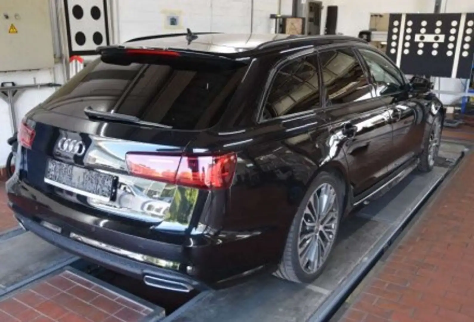 Audi A6 Avant 2.0 TDI S line AHK Pano LED Bose Schwarz - 2
