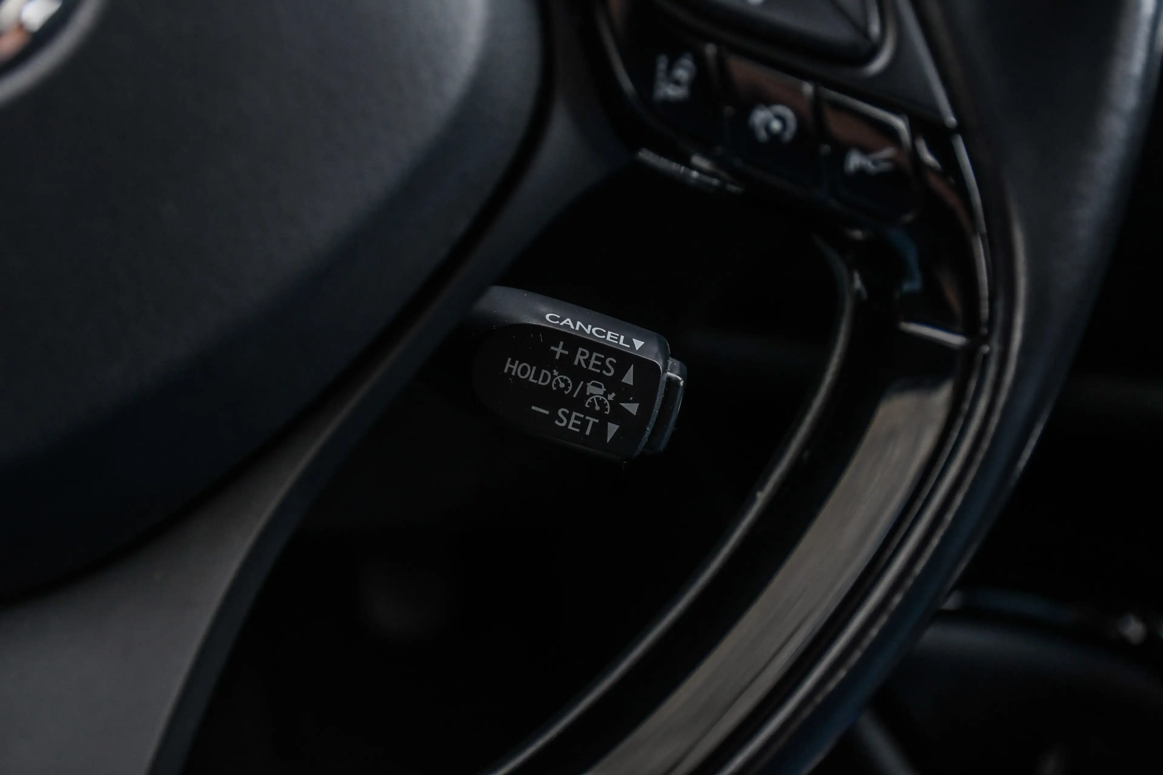 Toyota C-HR 1.8 Hybrid Dynamic — photo 13