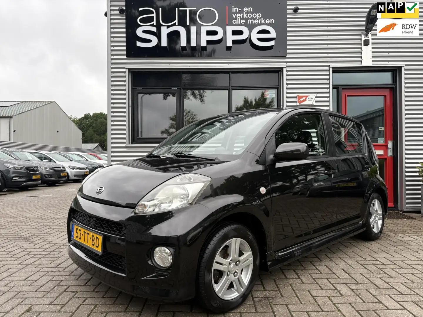 Daihatsu Sirion 2 1.3-16V Comfort -AIRCO-LICHTMETALEN VELGEN-TREKH Zwart - 1