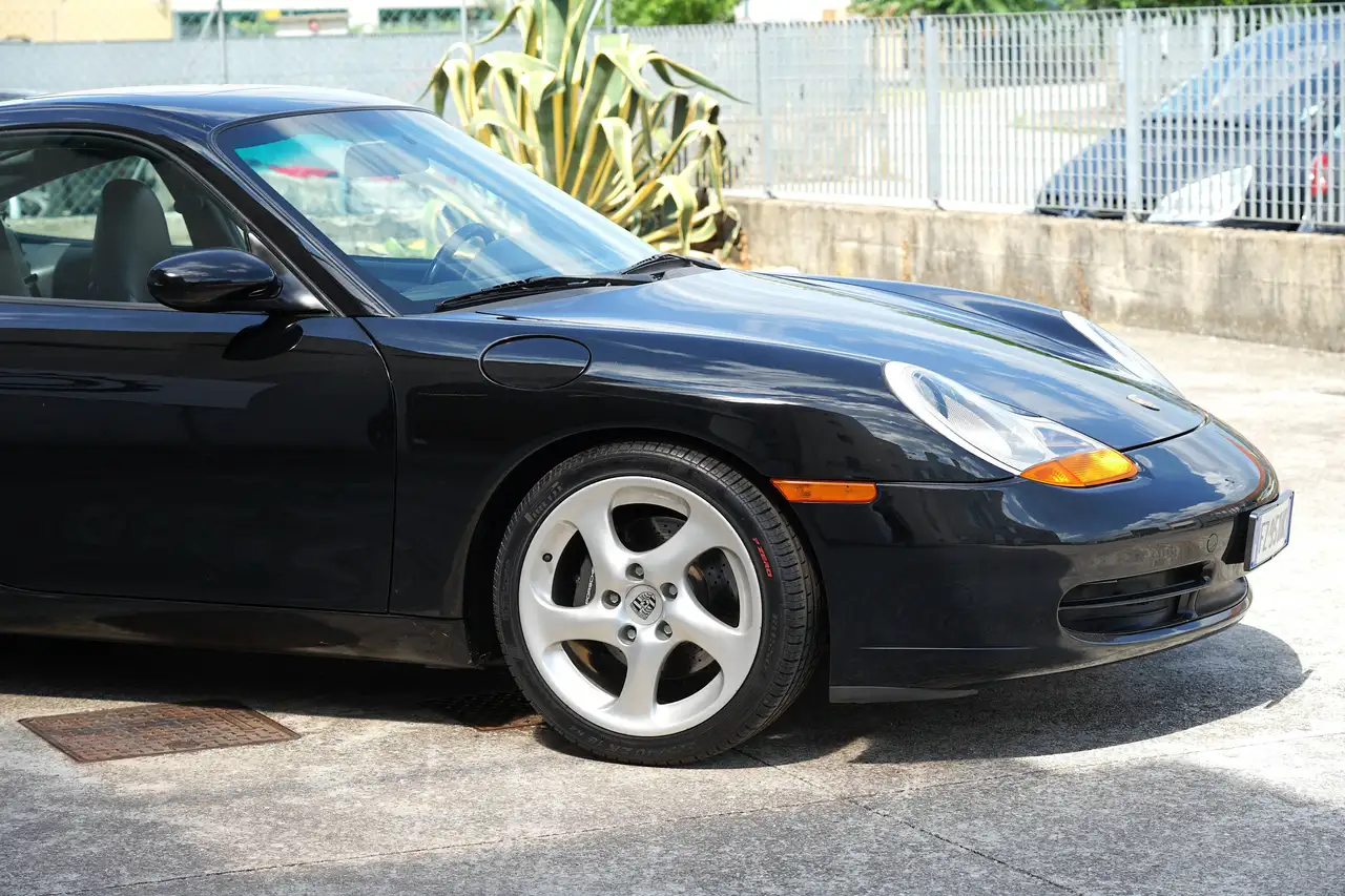 Porsche 911 IV Carrera 996 Coupe Coupe 3.4 Carrera, foto 2