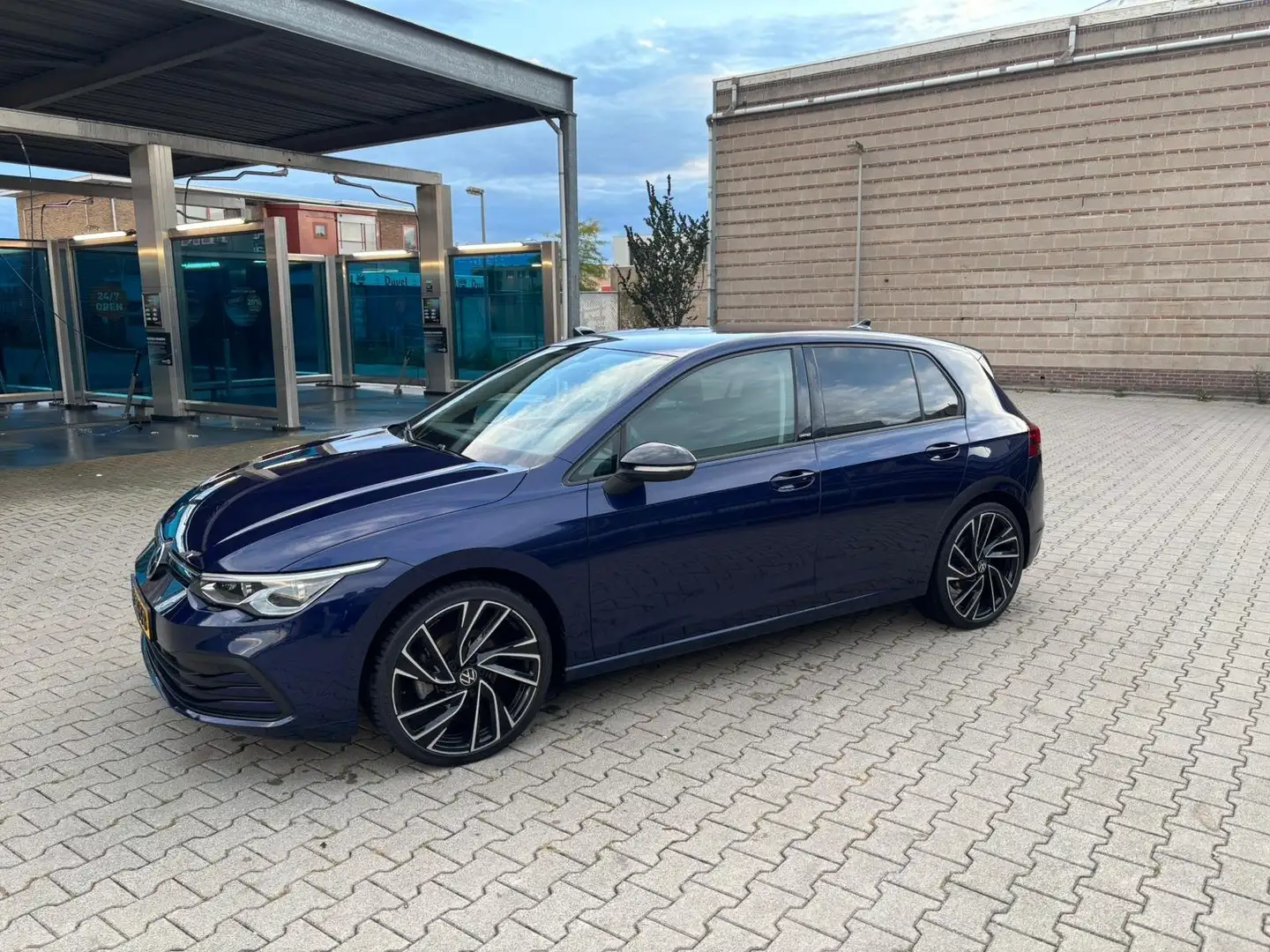 Volkswagen Golf Variant Golf 8 1.0 eTSI Life Blau - 1