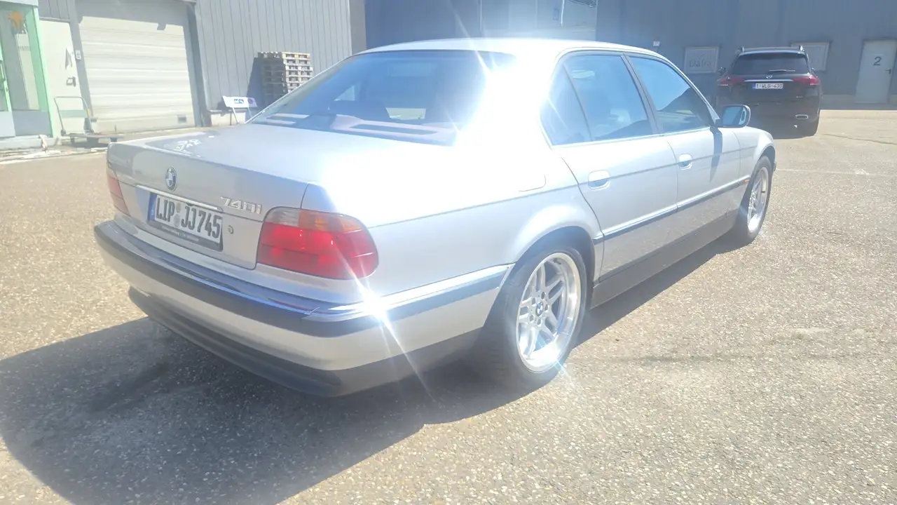 BMW 740iA, foto 4