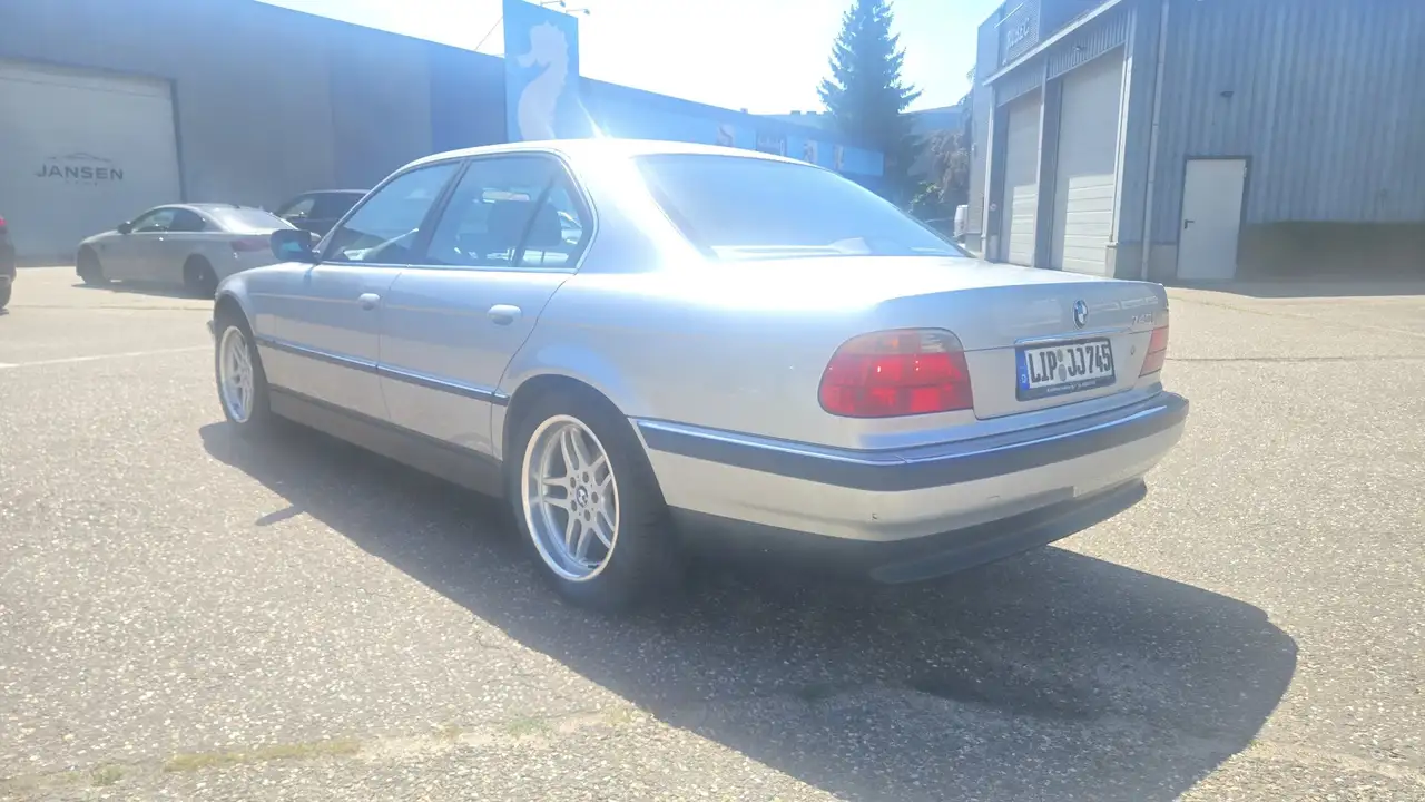 BMW 740iA, foto 3