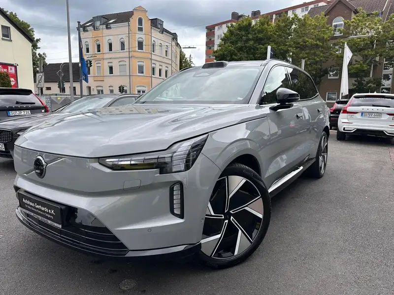 VOLVO Ex90