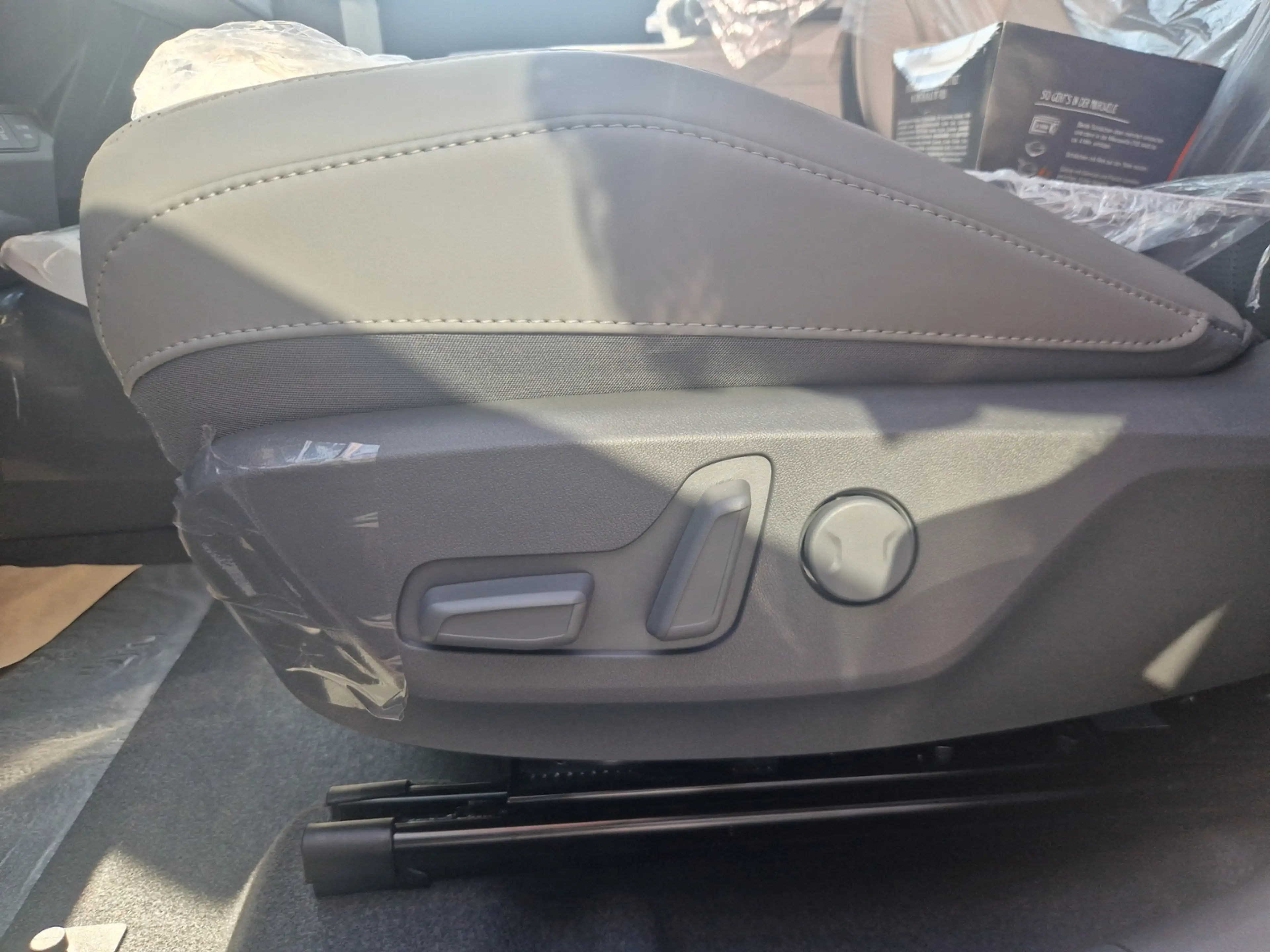 Kia EV3 81kw Earth WiCon Busi Upgrade DWP 19" Sound — photo 14