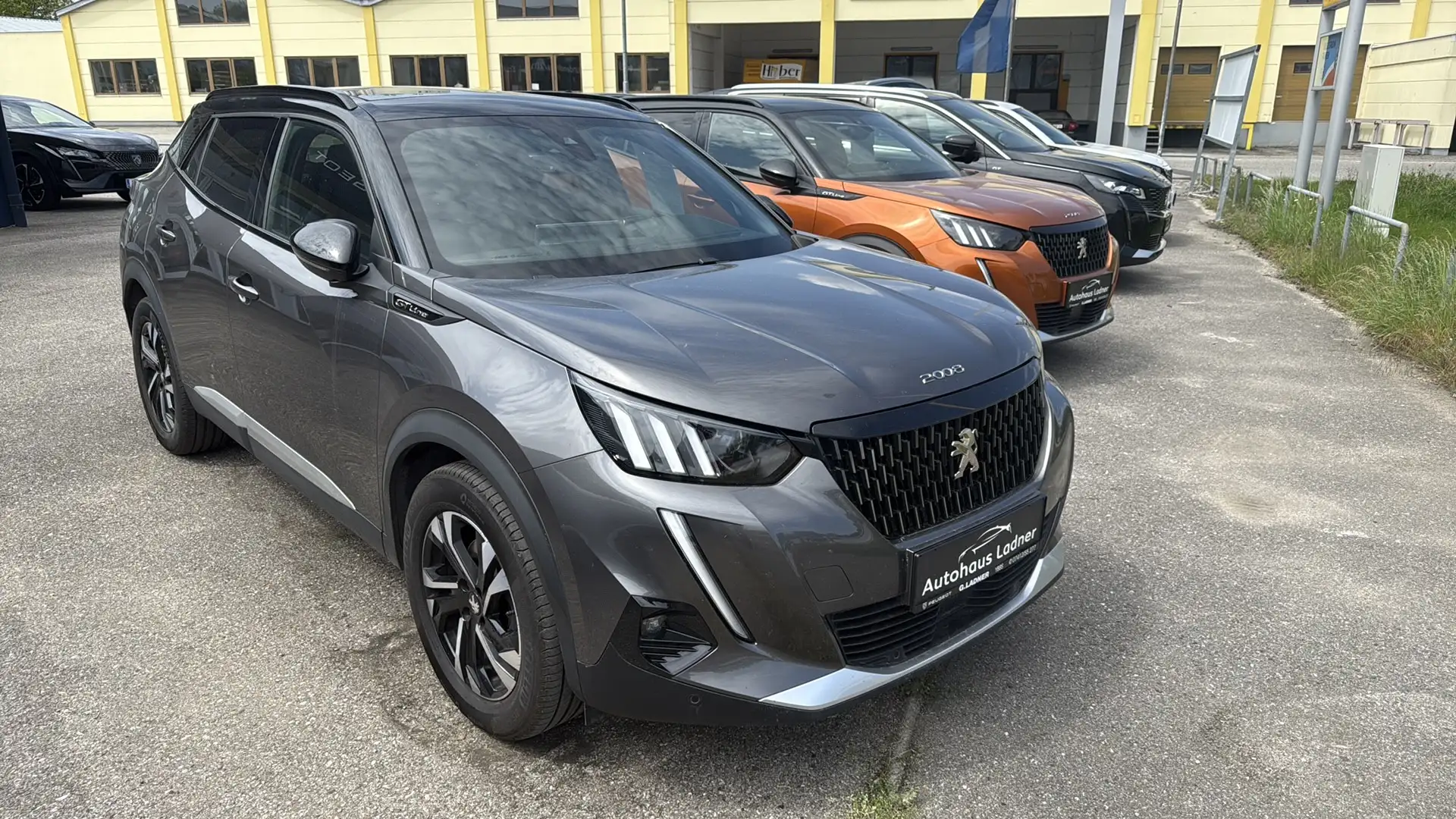 Peugeot 2008 Gt Line BlueHDi 130 EAT8 Grau - 2