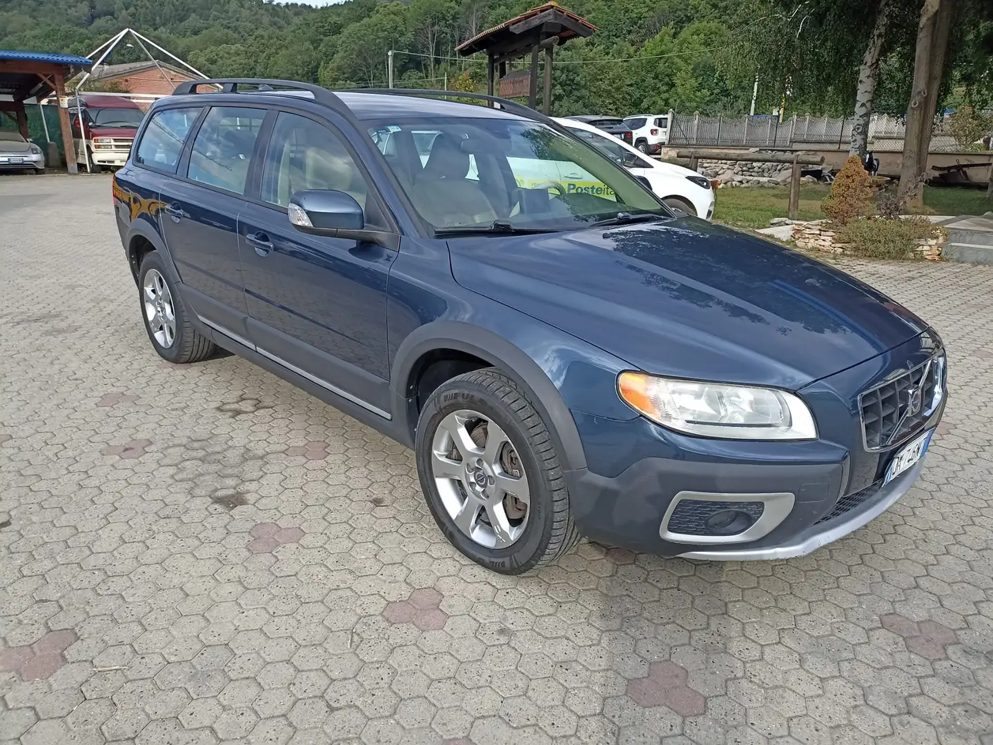 Volvo XC70 Blau - 1