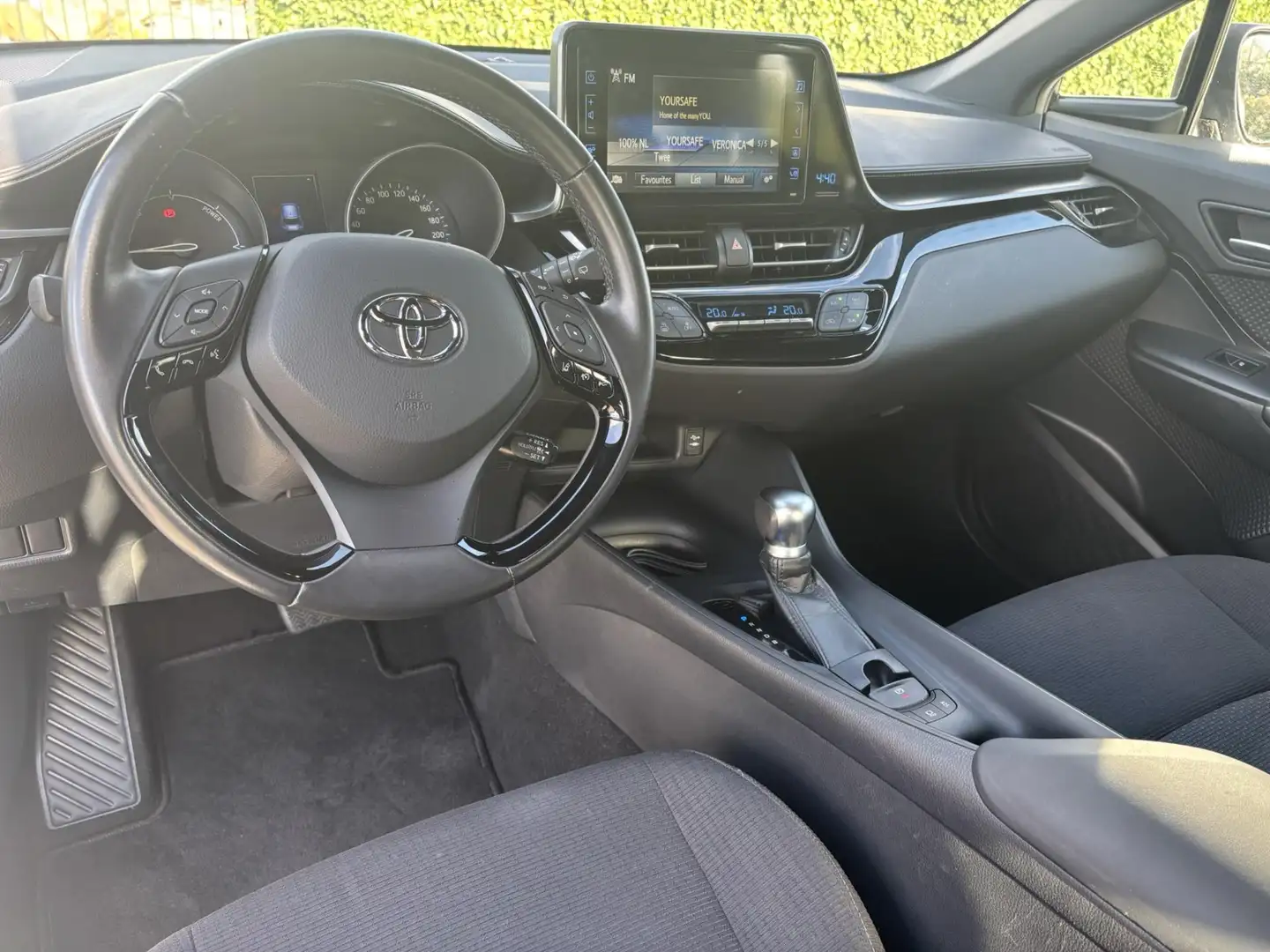 Toyota C-HR 1.8 Hybrid Dynamic | Cruise control | Climate cont Grau - 2
