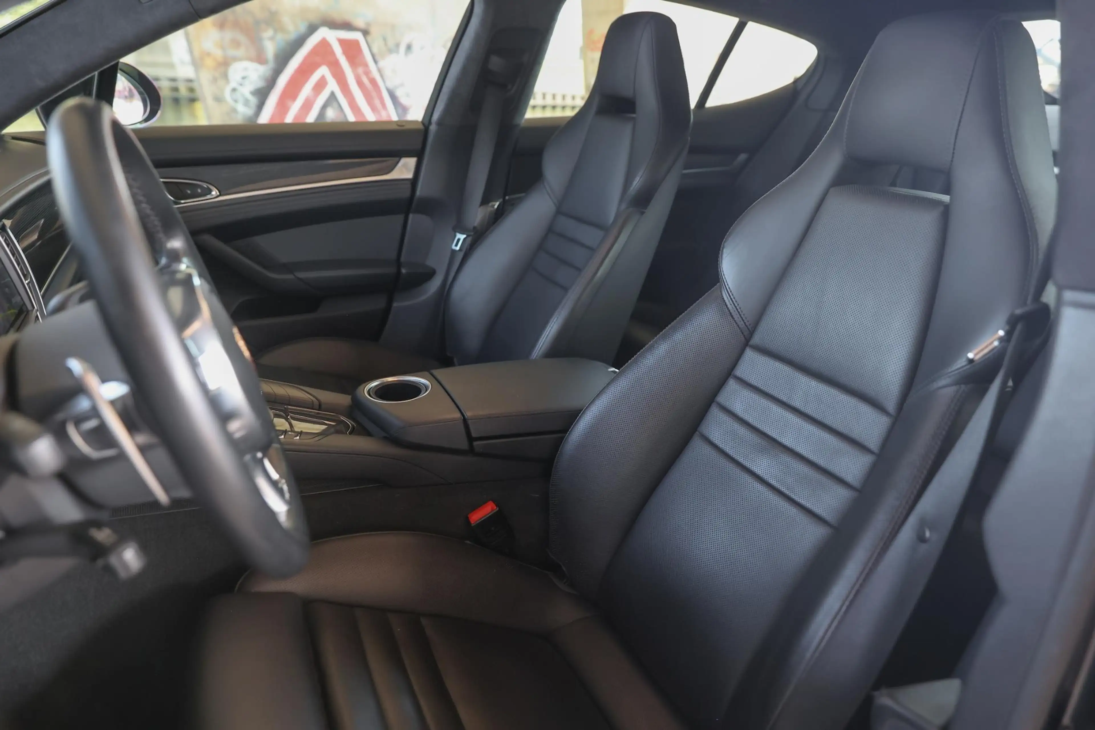 Porsche Panamera 4.8 GTS — photo 10