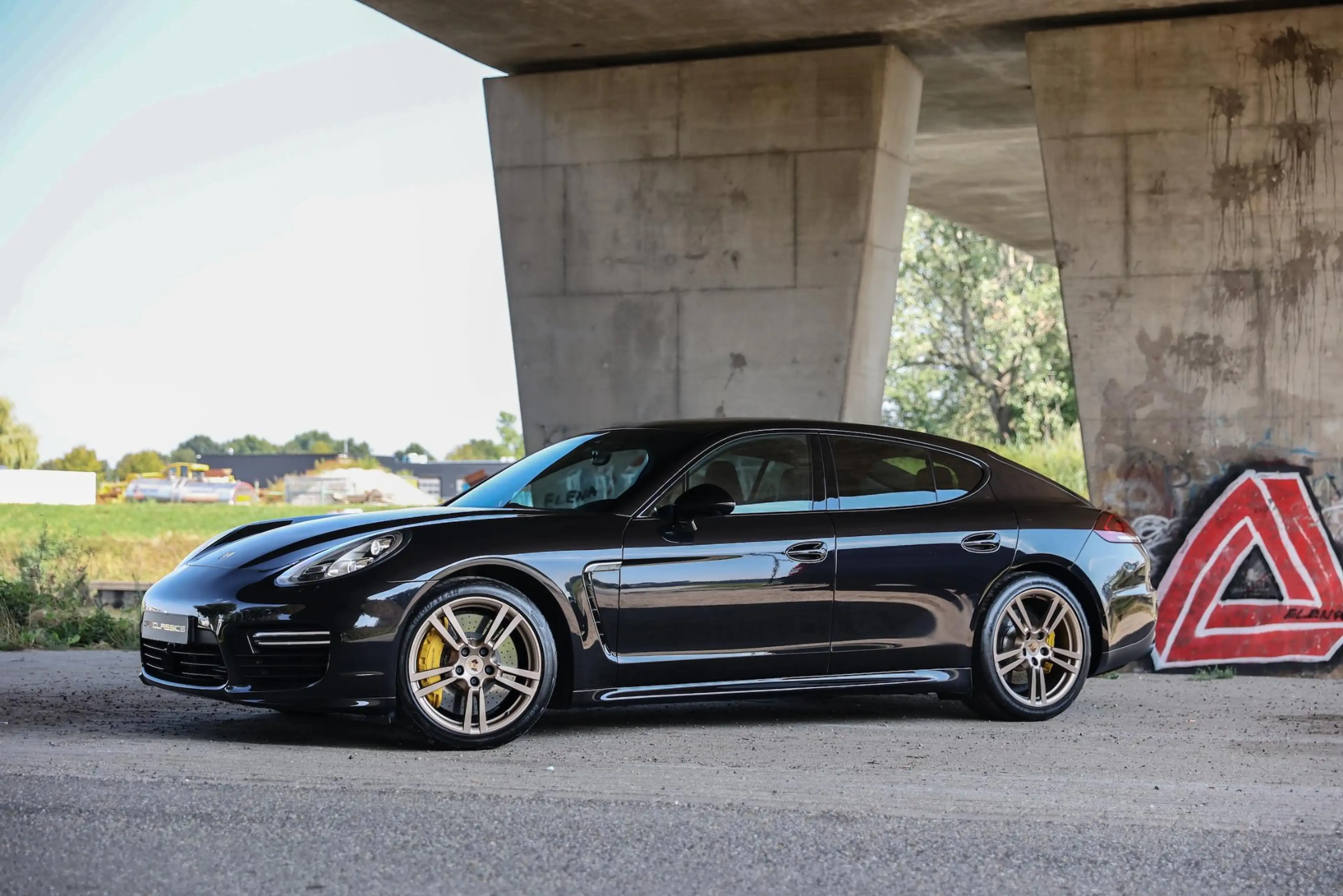 Porsche Panamera 4.8 GTS — photo 4