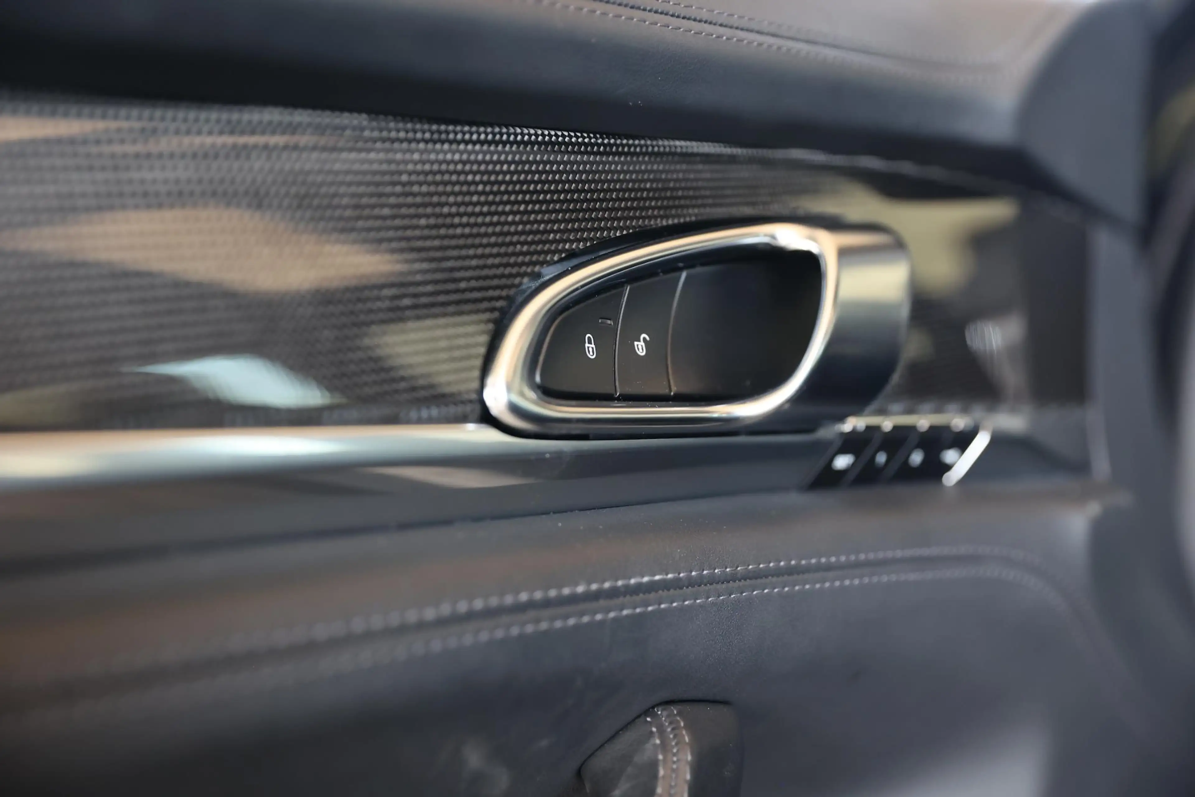 Porsche Panamera 4.8 GTS — photo 11