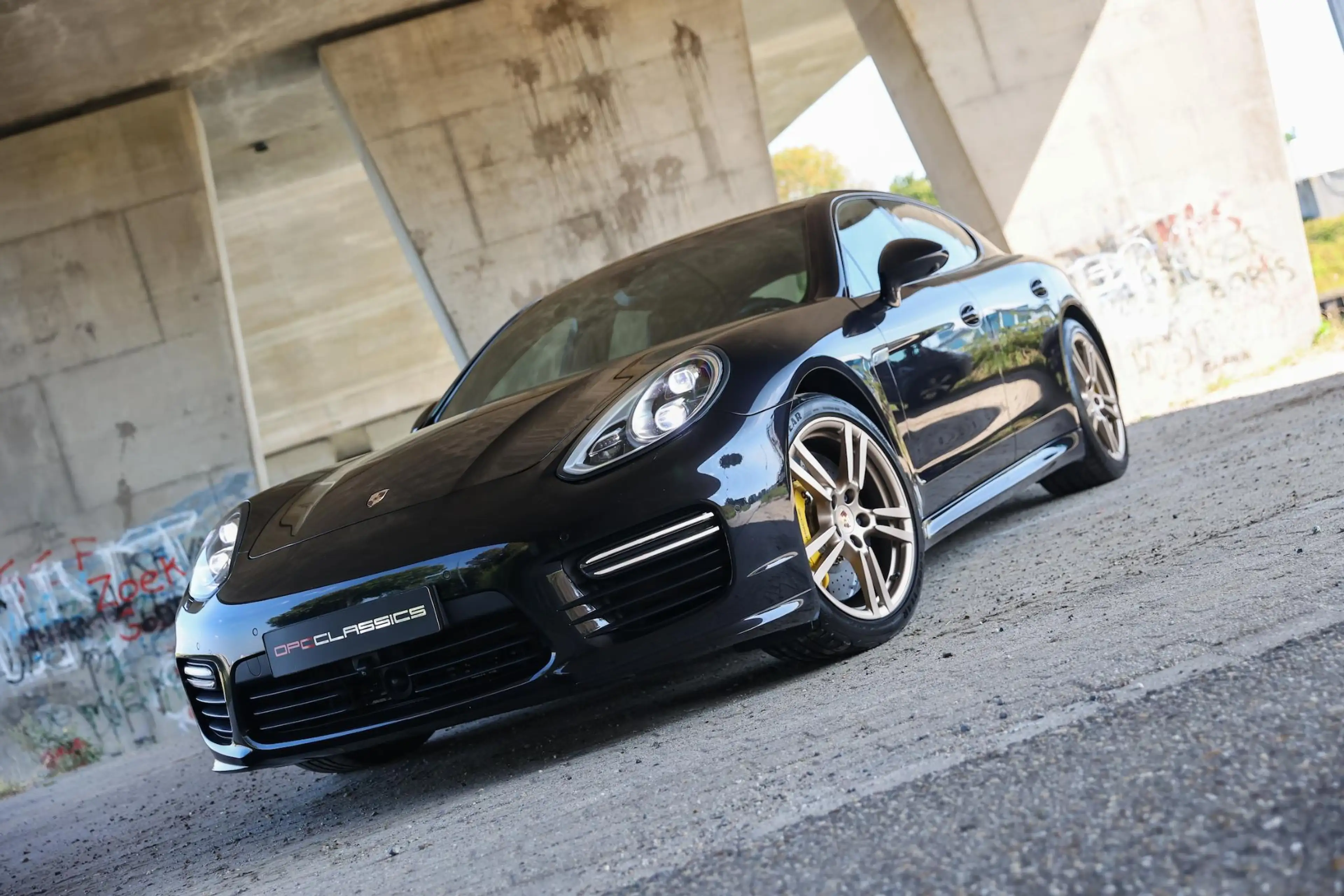 Porsche Panamera 4.8 GTS — photo 2