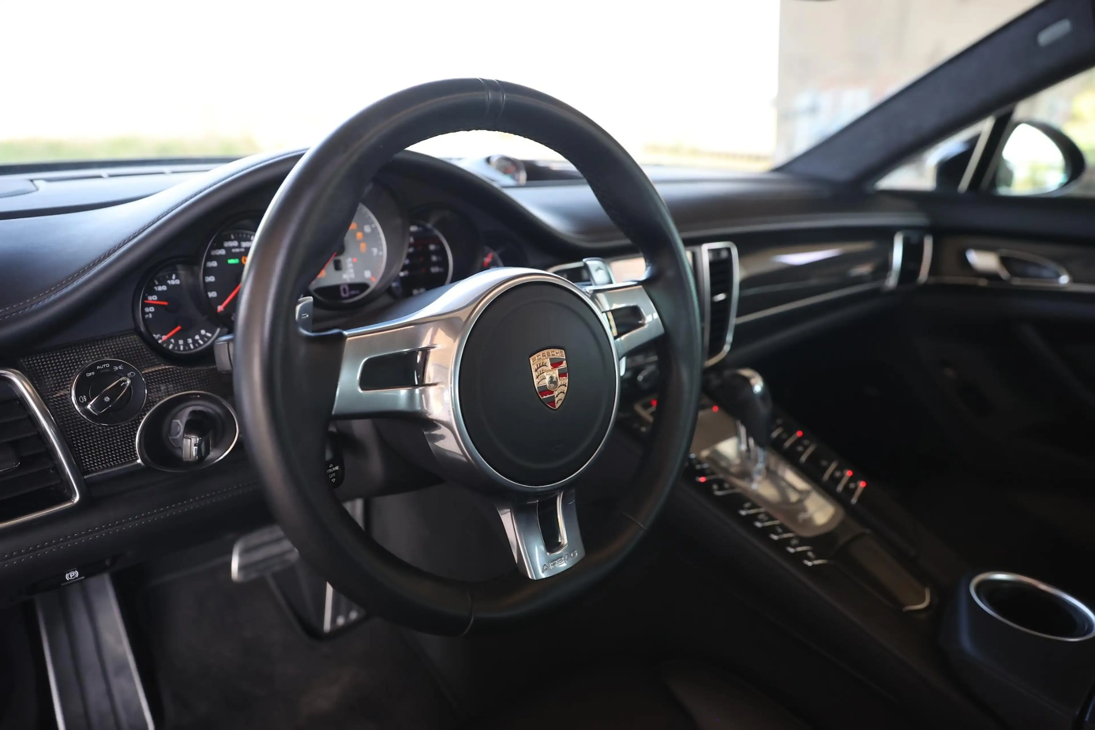 Porsche Panamera 4.8 GTS — photo 13