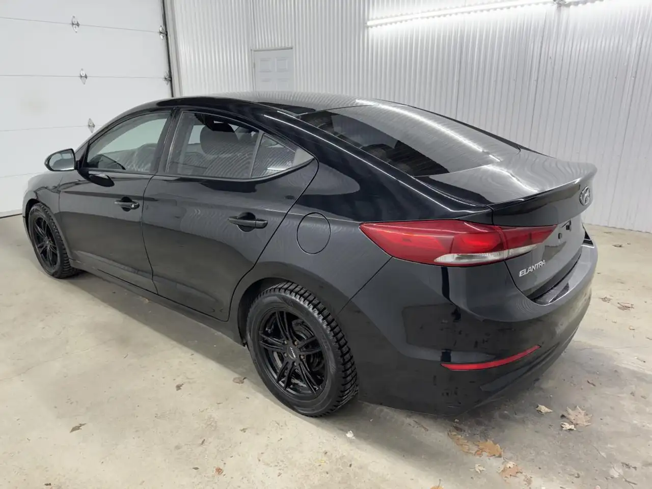 Hyundai ELANTRA снимка Hyundai ELANTRA