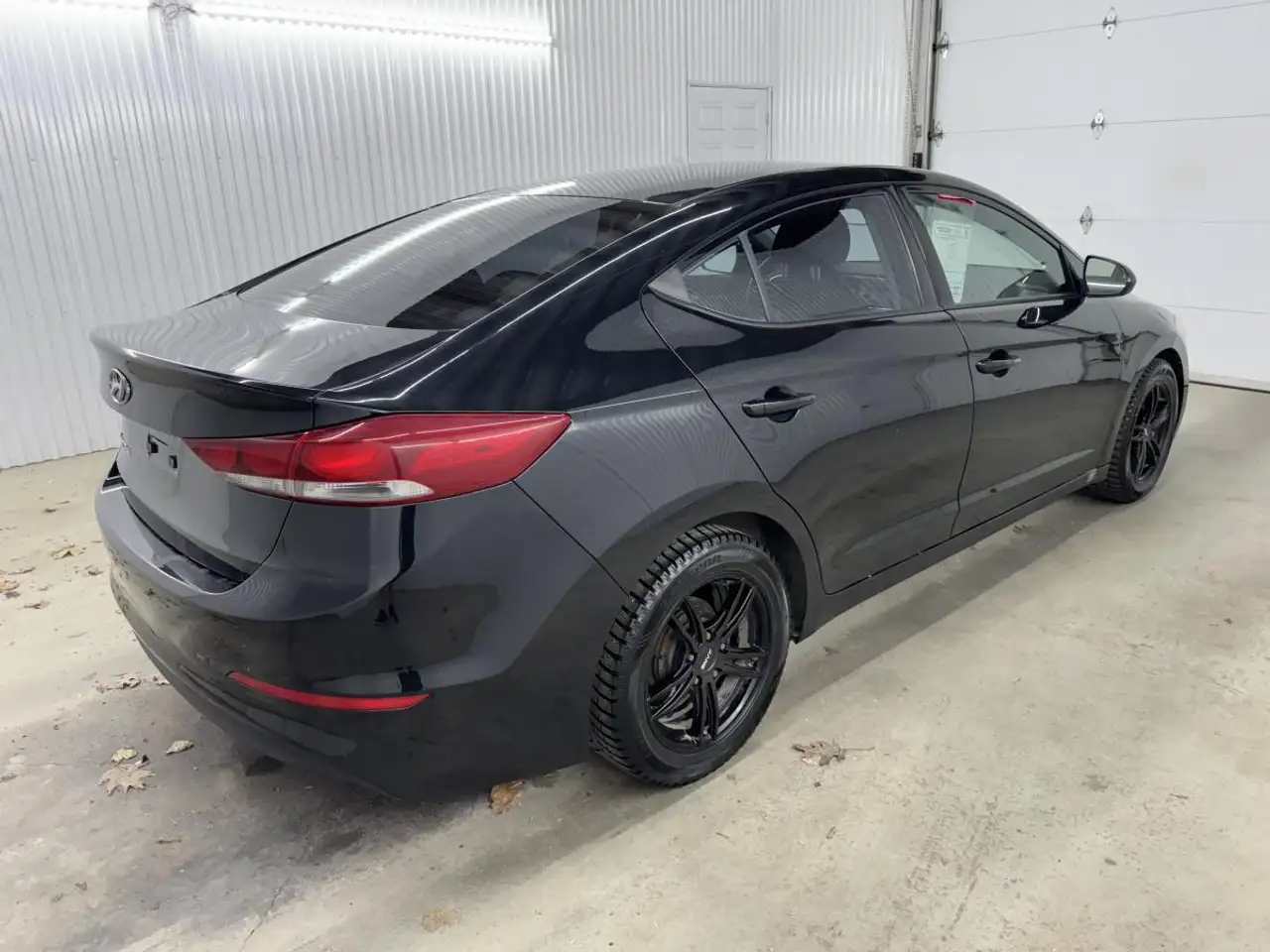 Hyundai ELANTRA снимка Hyundai ELANTRA