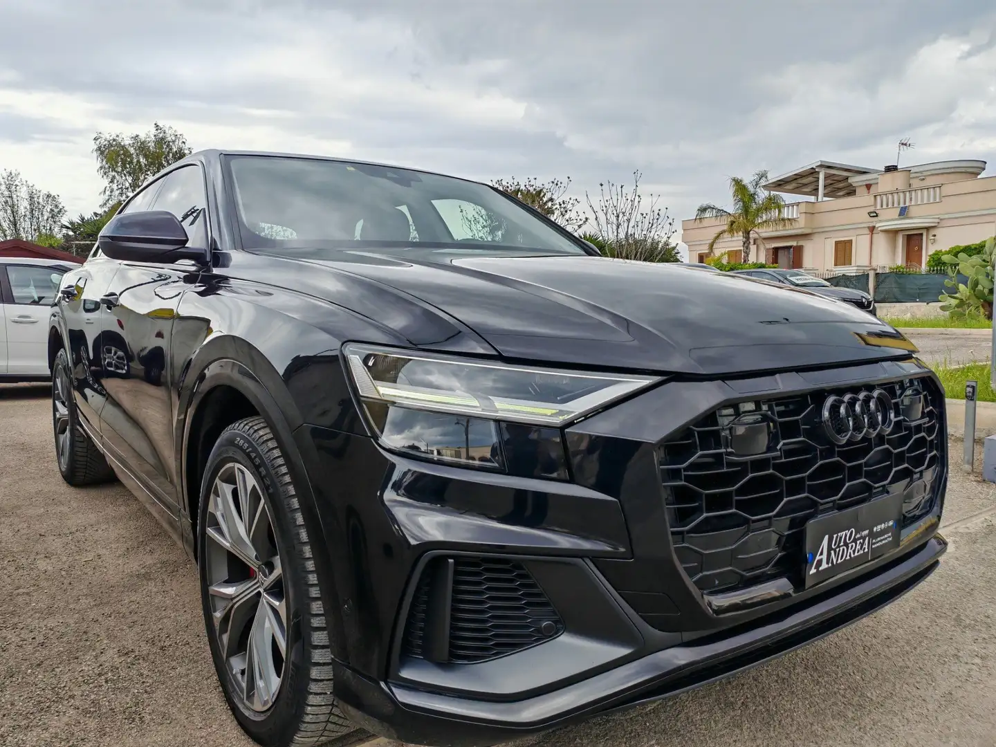 Audi Q8 Audi Q8 3.0TDI Ibrida 286CV navig cam led 2020 Nero - 2