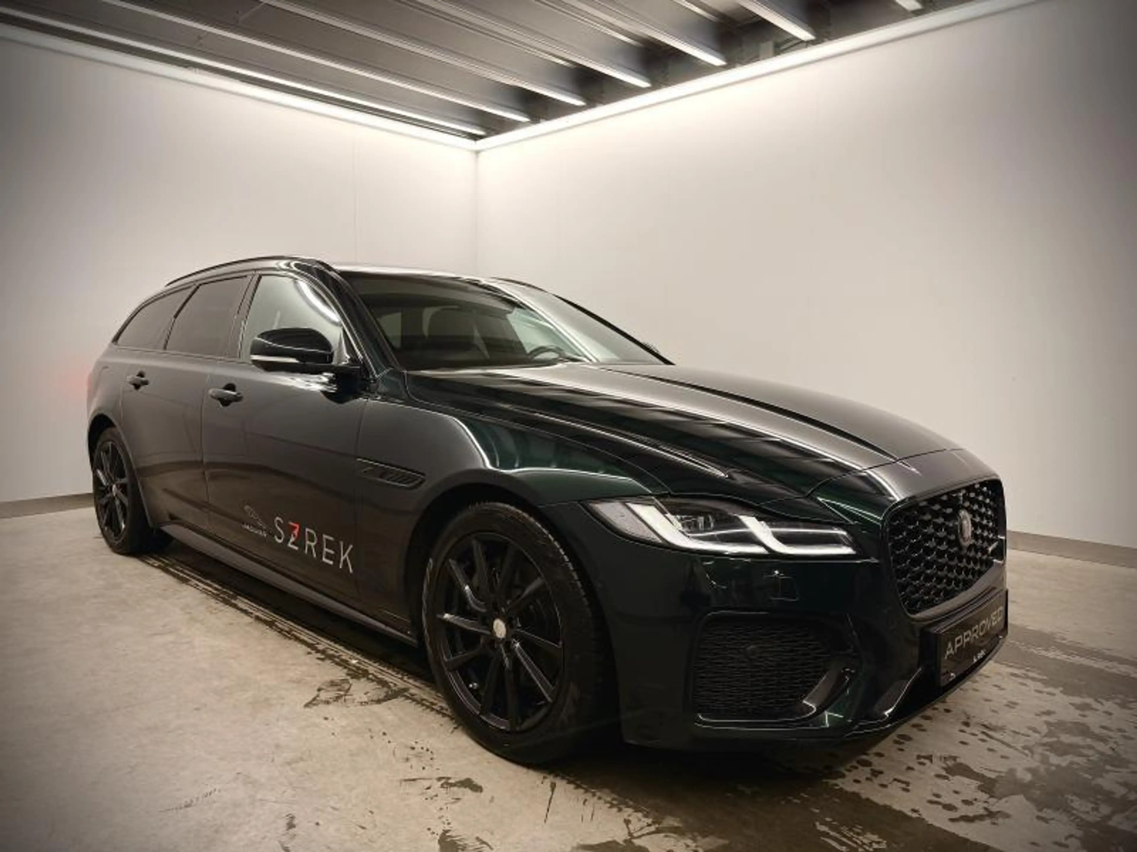 Jaguar XF Sportbrake R-Dynamic S D200 — photo 3