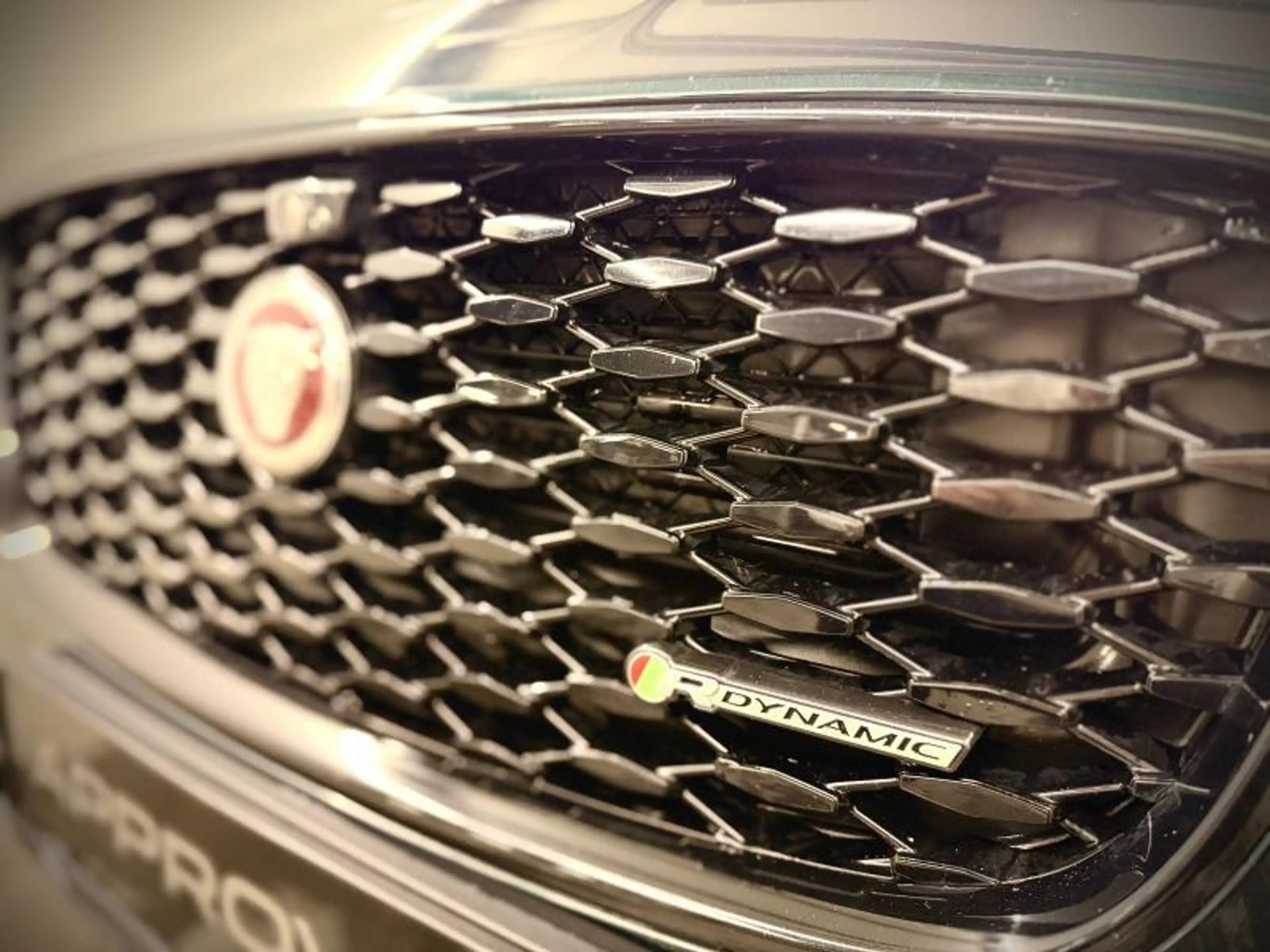 Jaguar XF Sportbrake R-Dynamic S D200 — photo 7