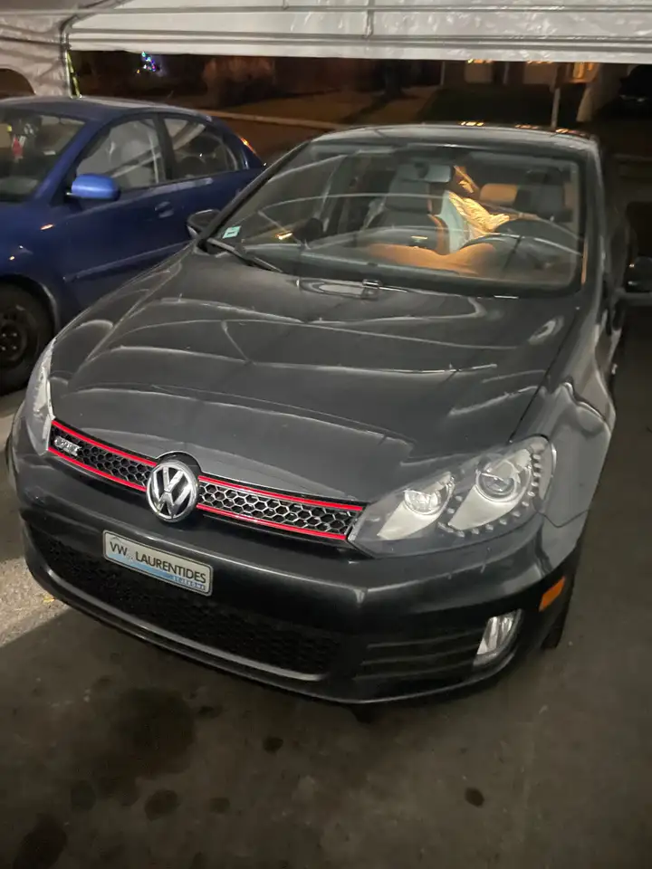 Volkswagen Golf GTI снимка Volkswagen Golf GTI
