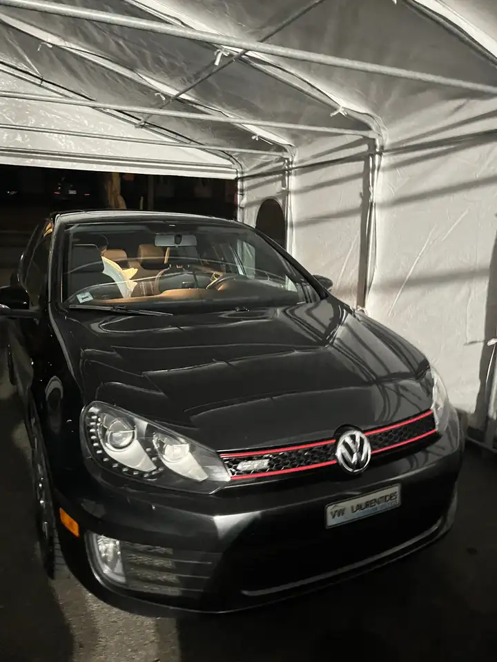 Volkswagen Golf GTI снимка Volkswagen Golf GTI