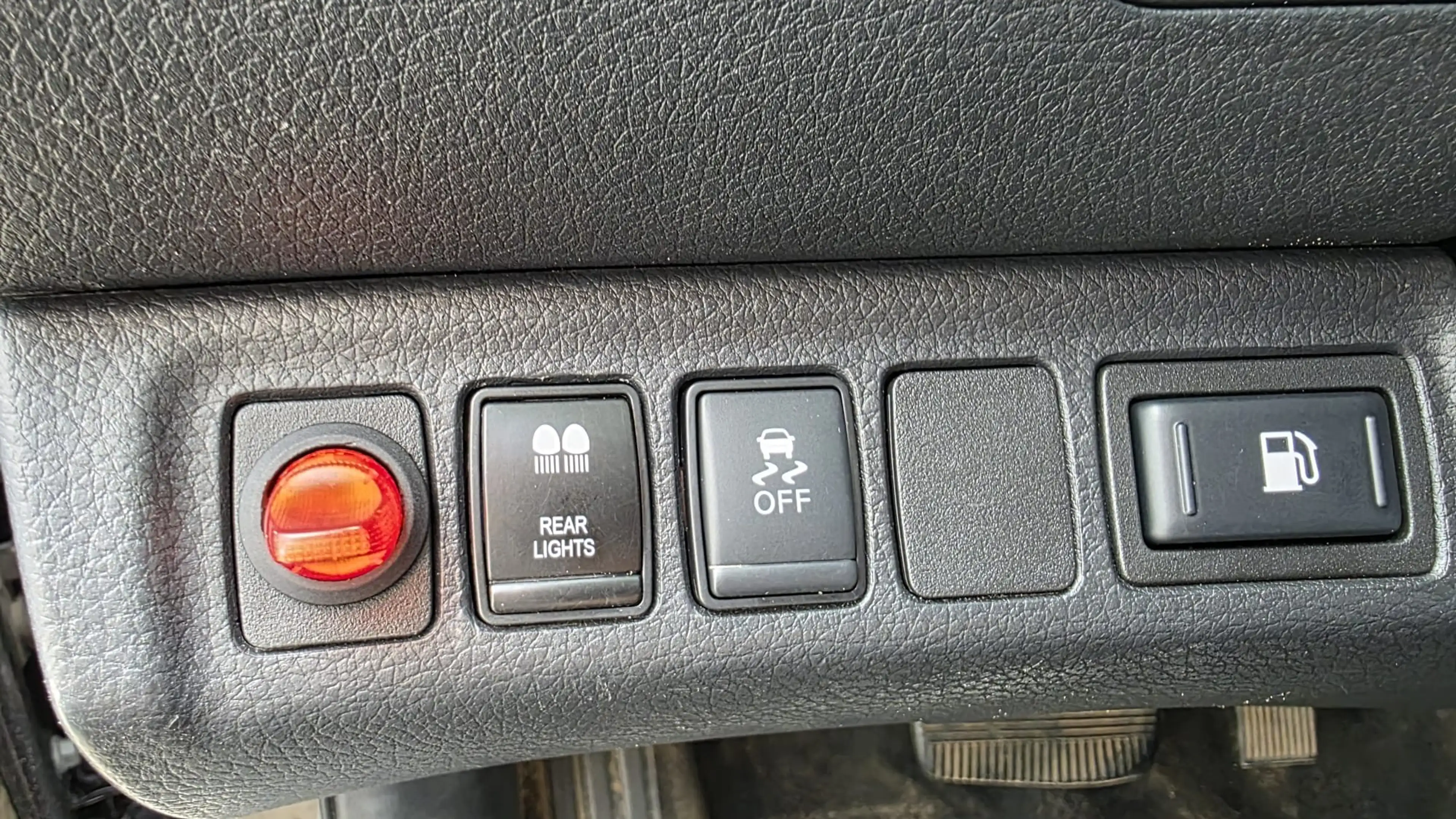Nissan Navara 4x4 Automaat Full Optie Nieuw Model Led 360C — photo 12