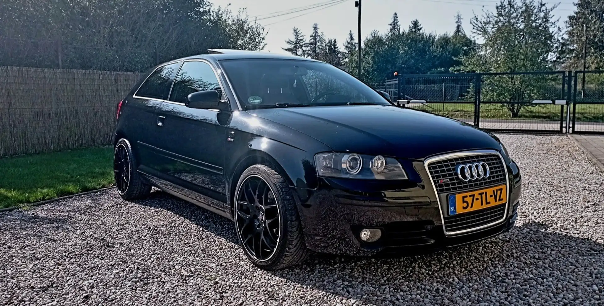 Audi A3 2.0 FSI tiptronic S Line Sportpaket plus Чорний - 1