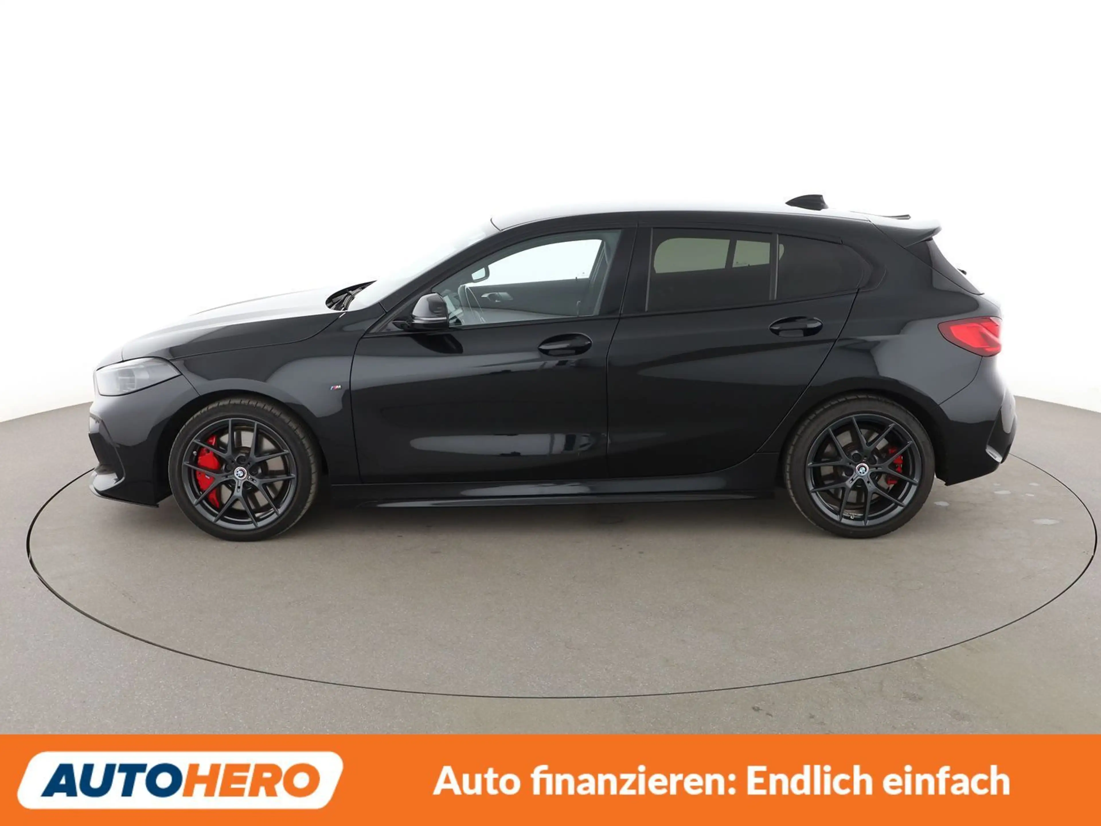 BMW 135 M135i xDrive Color Vision Aut.*NAVI*LED* — photo 3