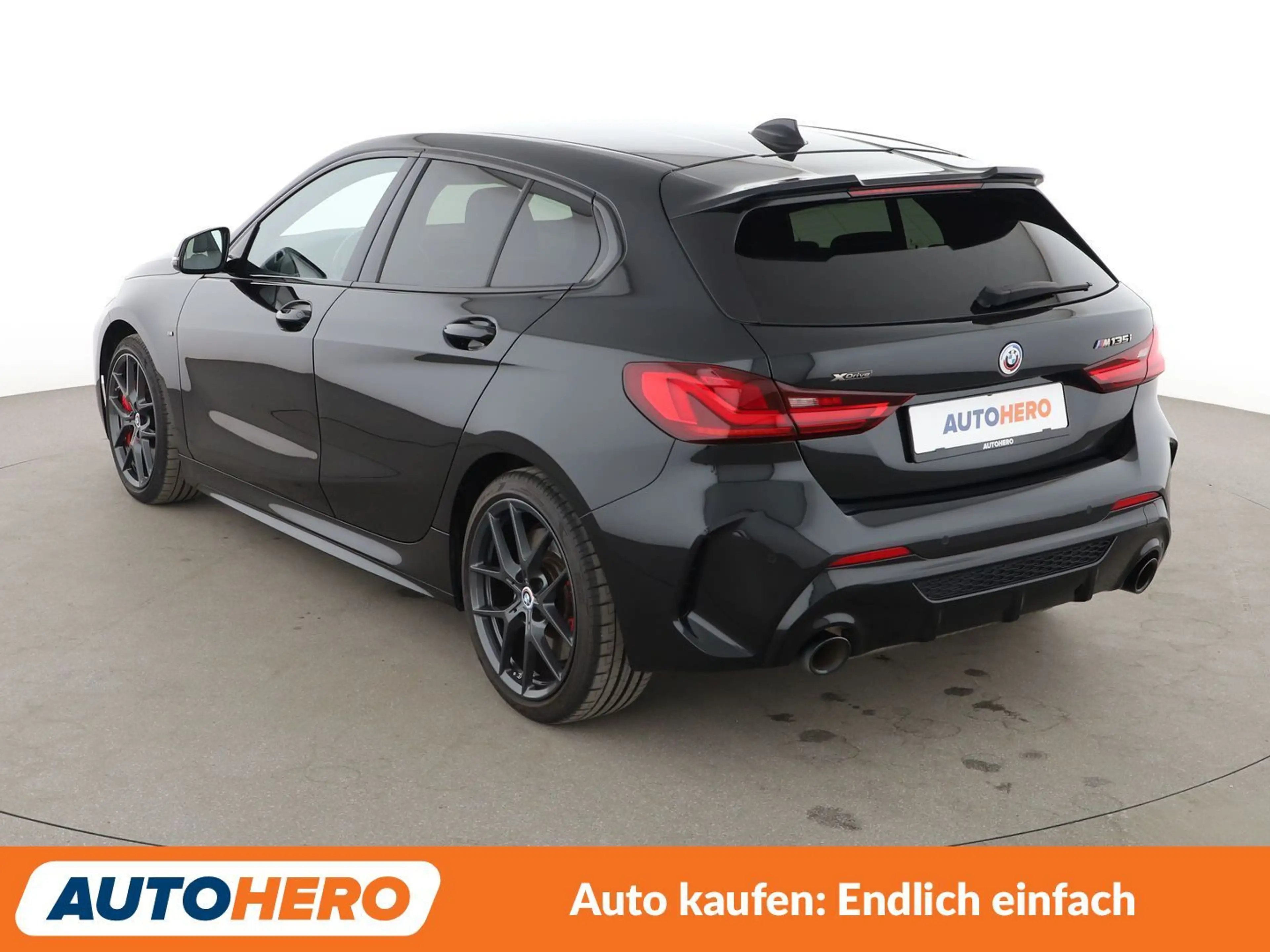 BMW 135 M135i xDrive Color Vision Aut.*NAVI*LED* — photo 4