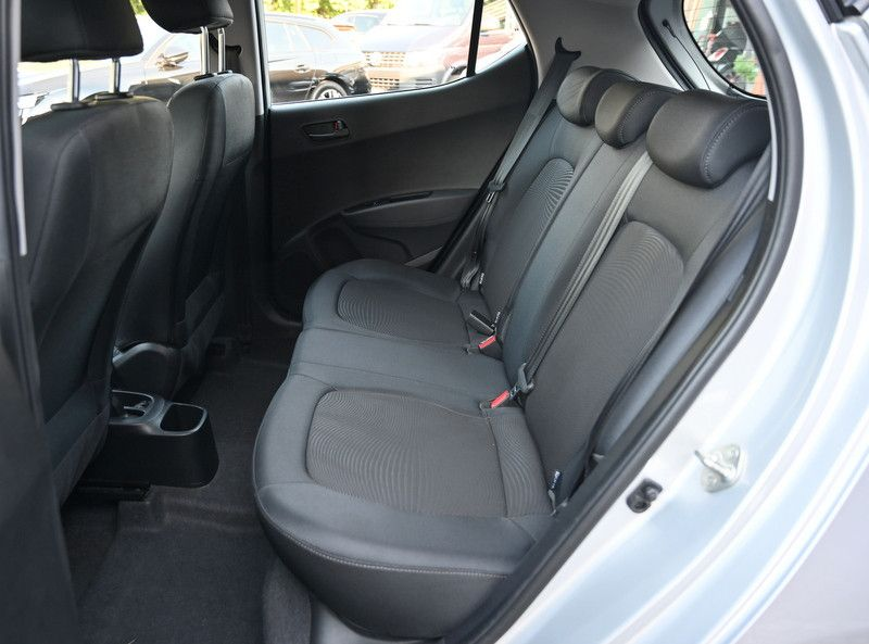 Hyundai i10 1.0 Trend Sitz/Lenkradheizung Klima 27tkm — photo 13