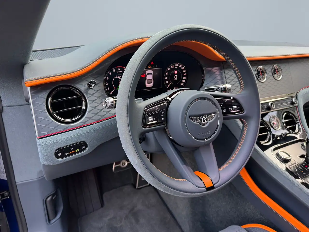 Bentley Continental GT 2024 — фото 11