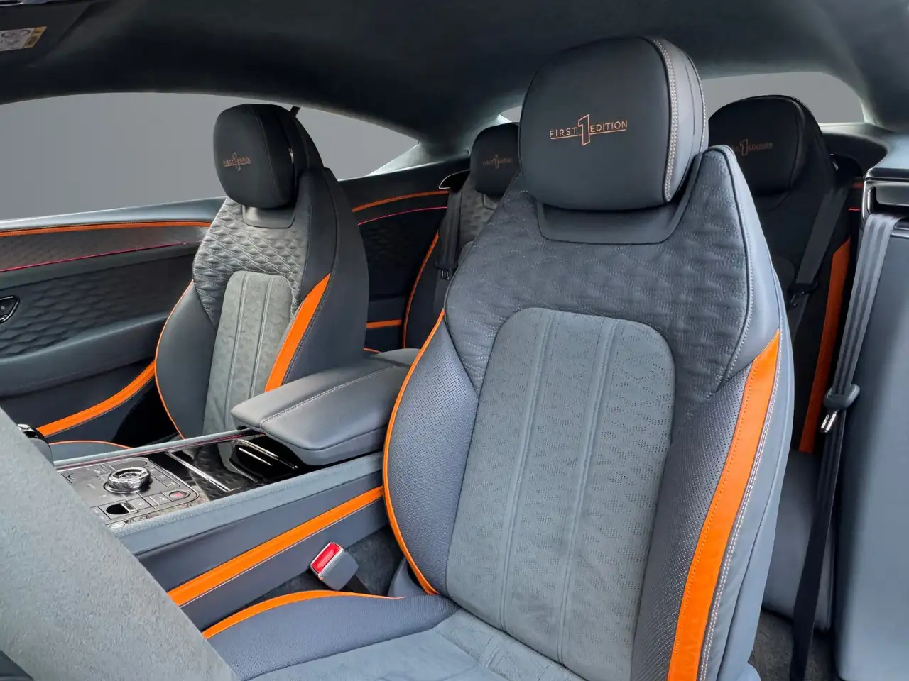 Bentley Continental GT 2024 — фото 12