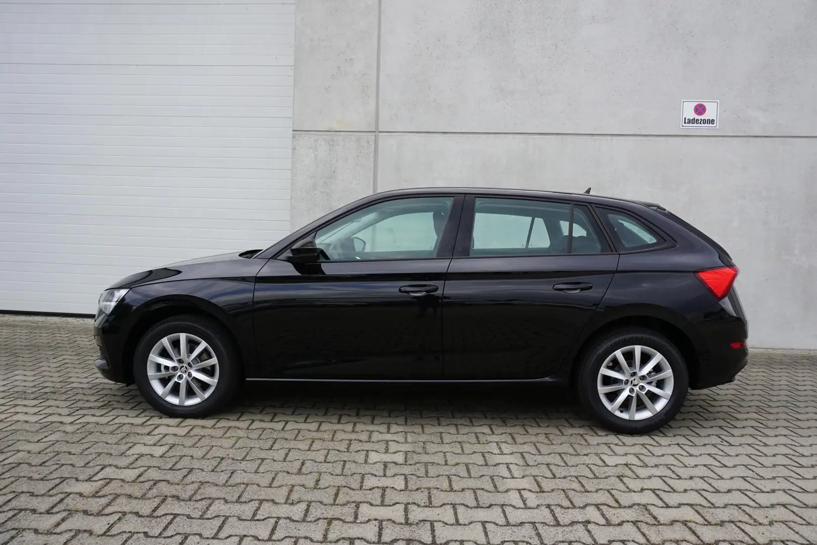 Skoda Scala 1.0TSI Ambition DSG Navi/MirrorLink PDC Negro - 2