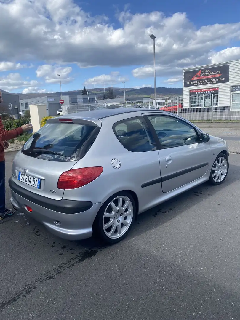 Peugeot 206 2.0e 16V GTI - 2