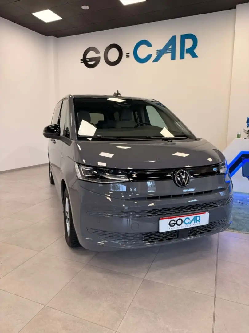 Volkswagen T7 Multivan 1.4 TSI PHEV Batalla Corta Style DSG 160kW Gris - 1