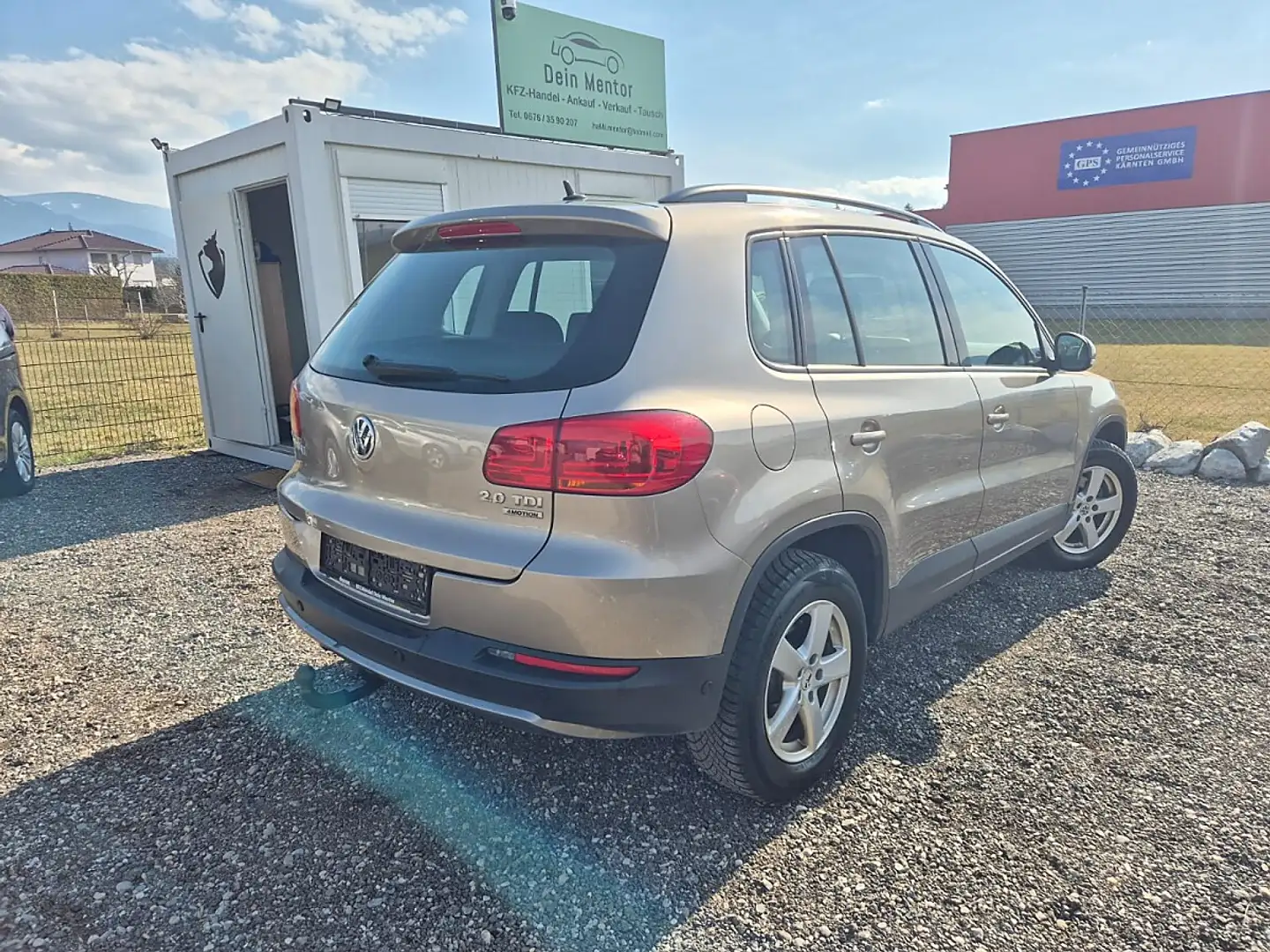 Volkswagen Tiguan 2,0 TDI BMT 4Motion Country DPF DSG Gelb - 2