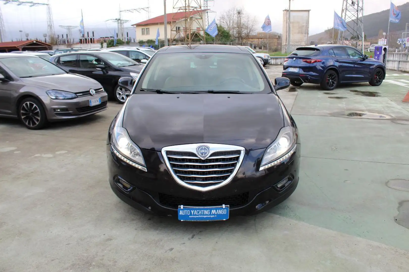 Lancia Delta 1.9 MJT Twinturbo DPF Oro Barna - 2