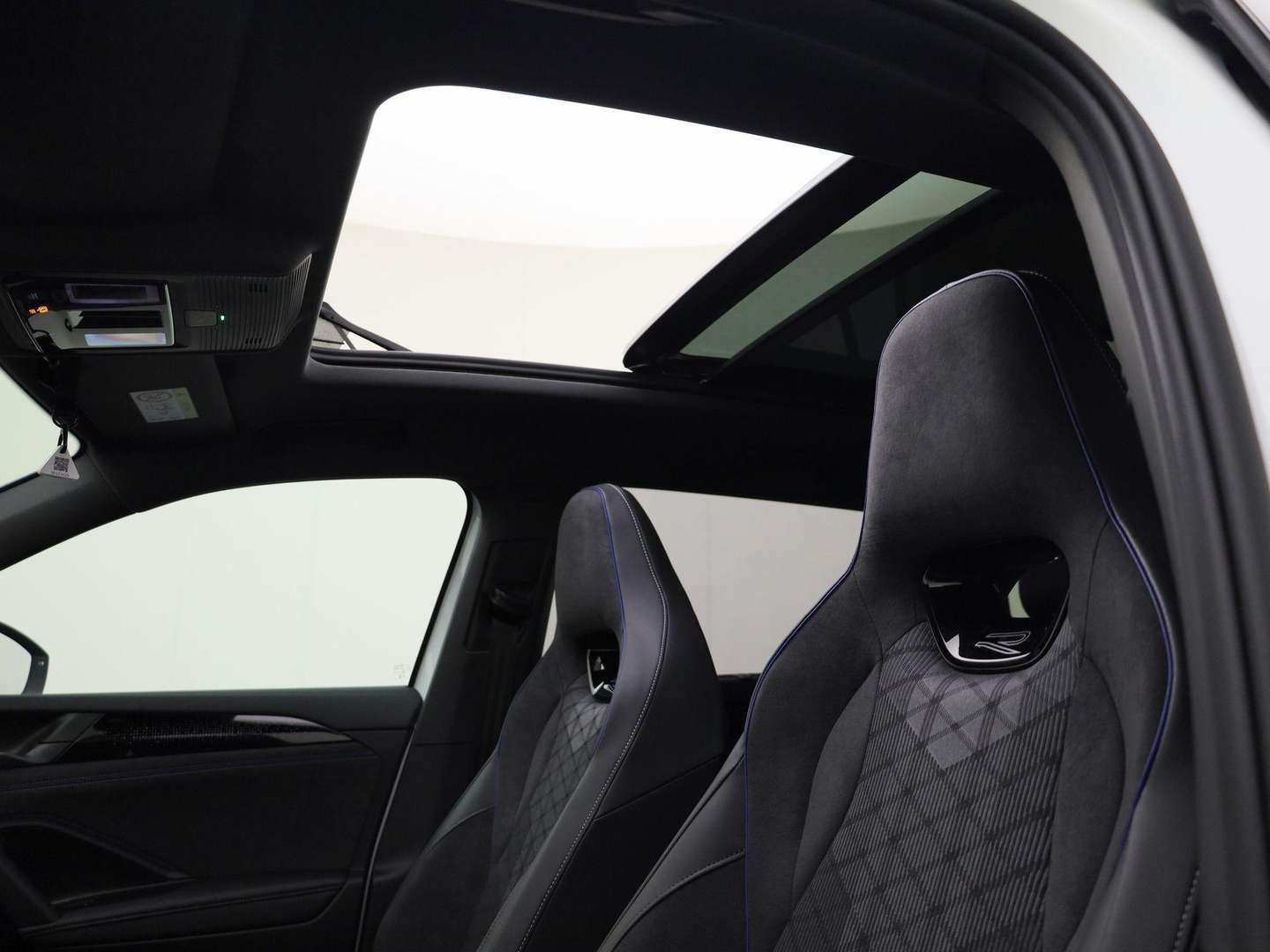 Volkswagen T-CROSS Hybrid R-Line -  - Joinsteer - #4