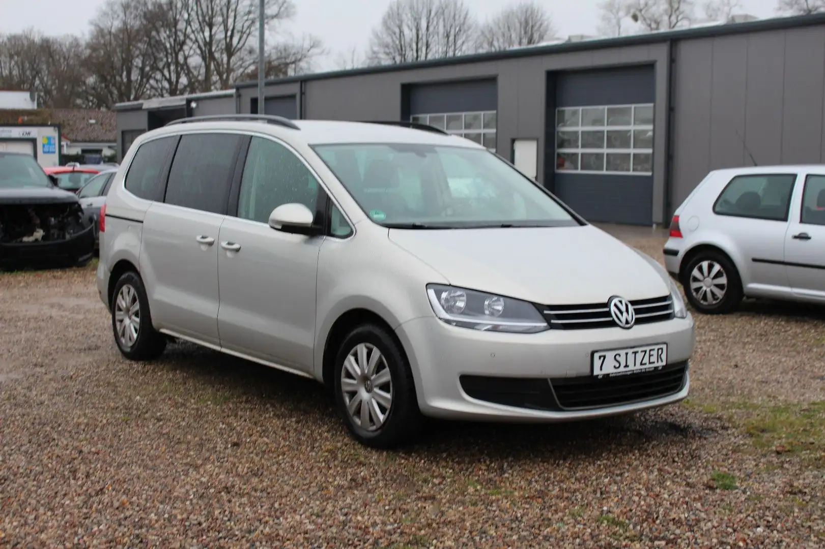Volkswagen Sharan 7 Sitze*S.Heft*Klima*SHZ*AHK*Tempomat*E5 Goud - 1