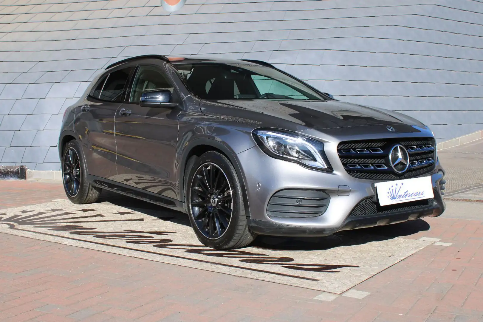 Mercedes-Benz GLA 220 d 4Matic Premium AMG-NIGHT-GANCIO Grigio - 2