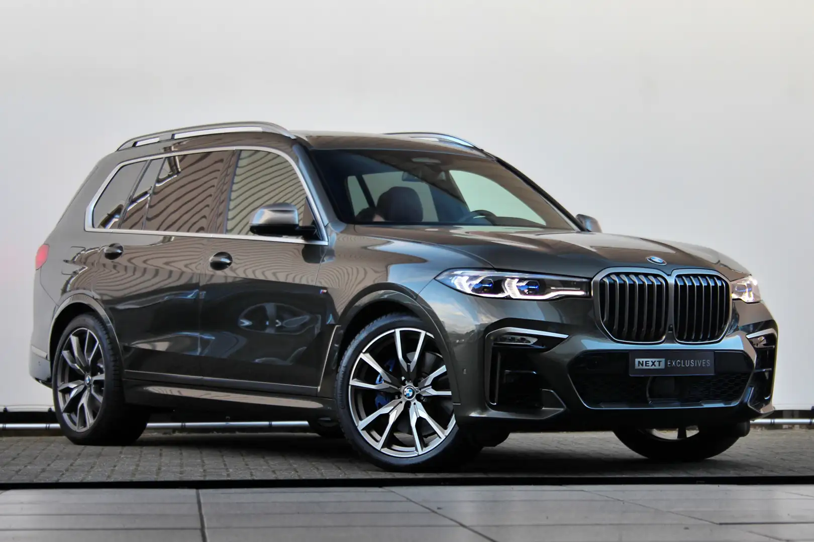 BMW X7 M50i High Executive Sky Lounge | M-sport | Bowers Braun - 2