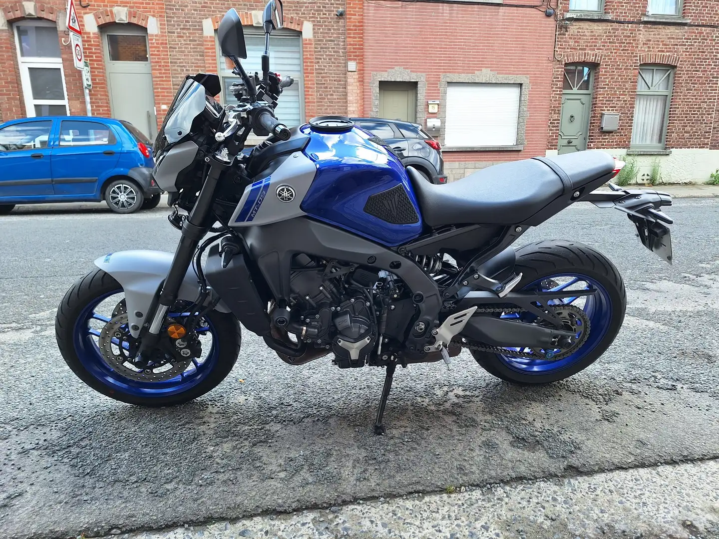 Yamaha MT-09 Bleu - 1