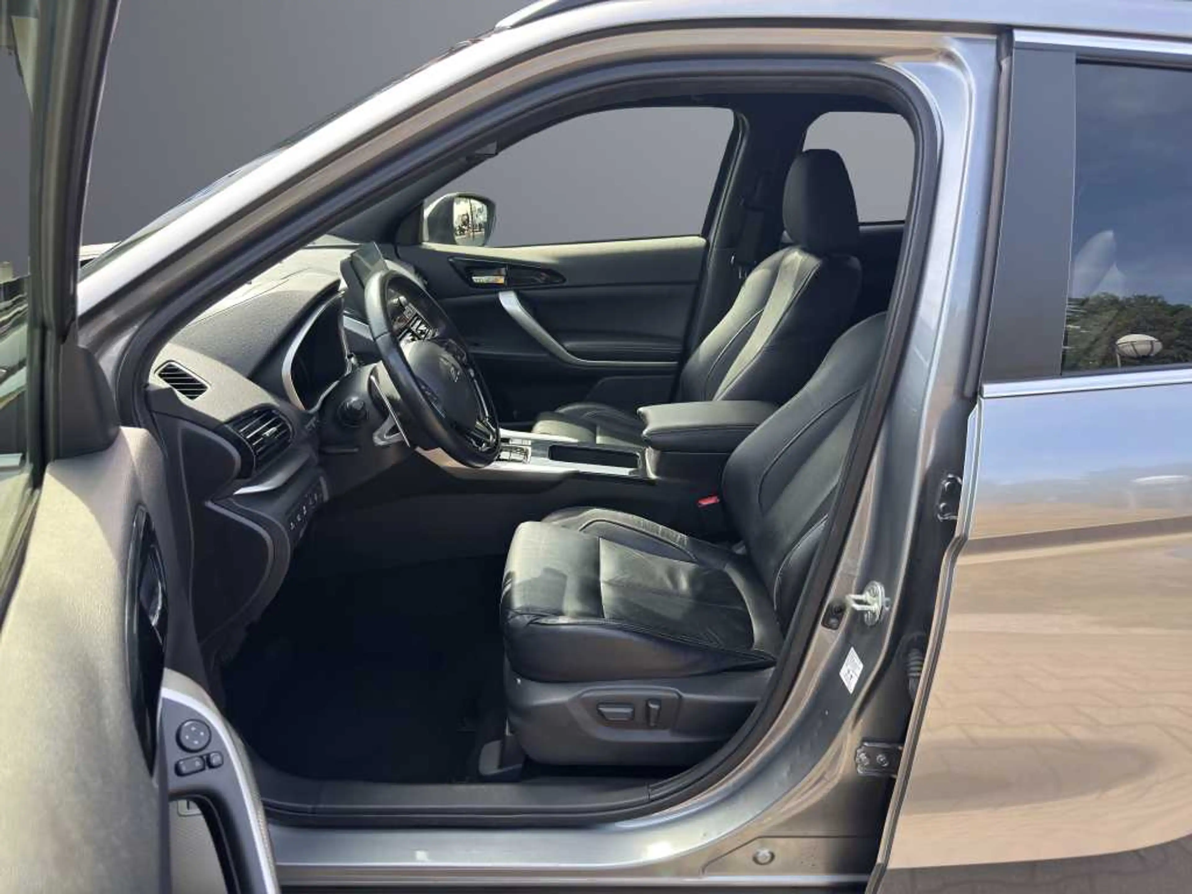 Mitsubishi Eclipse Cross Plug-in Hybrid TOP 2.4 MIVEC 4WD — photo 13
