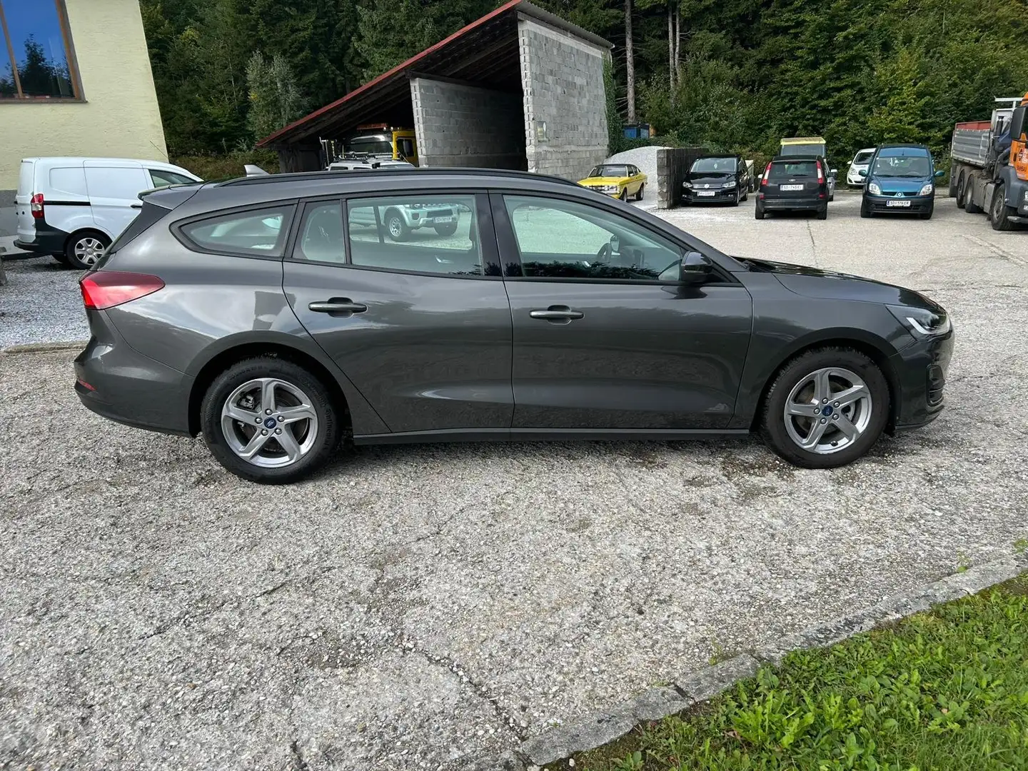 Ford Focus Cool&Connect Kombi, Winterpaket, Rückfahrkamera Silber - 2