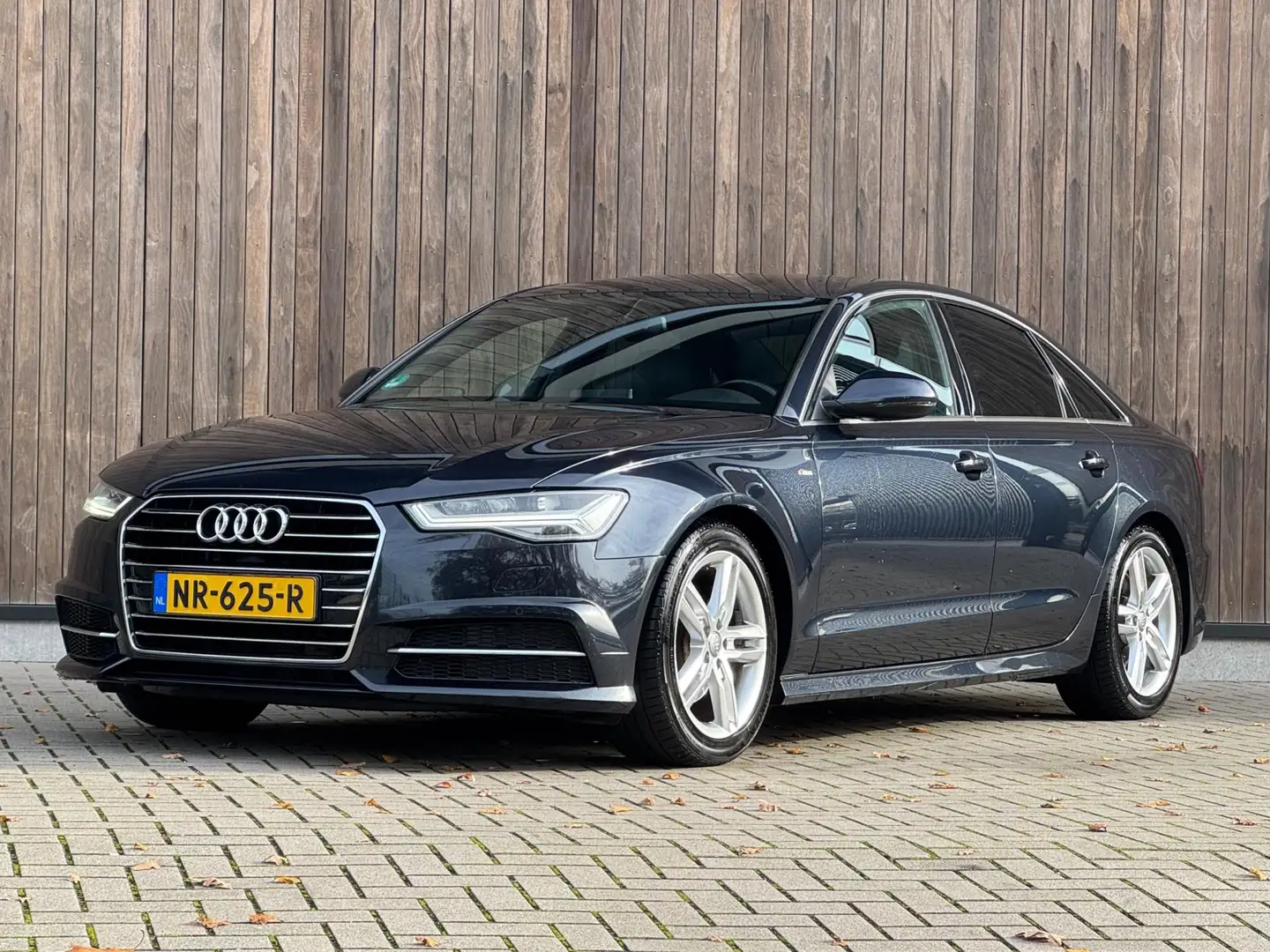 Audi A6 Limousine 1.8 TFSI ultra Adrenalin Sport S-Line Bleu - 2