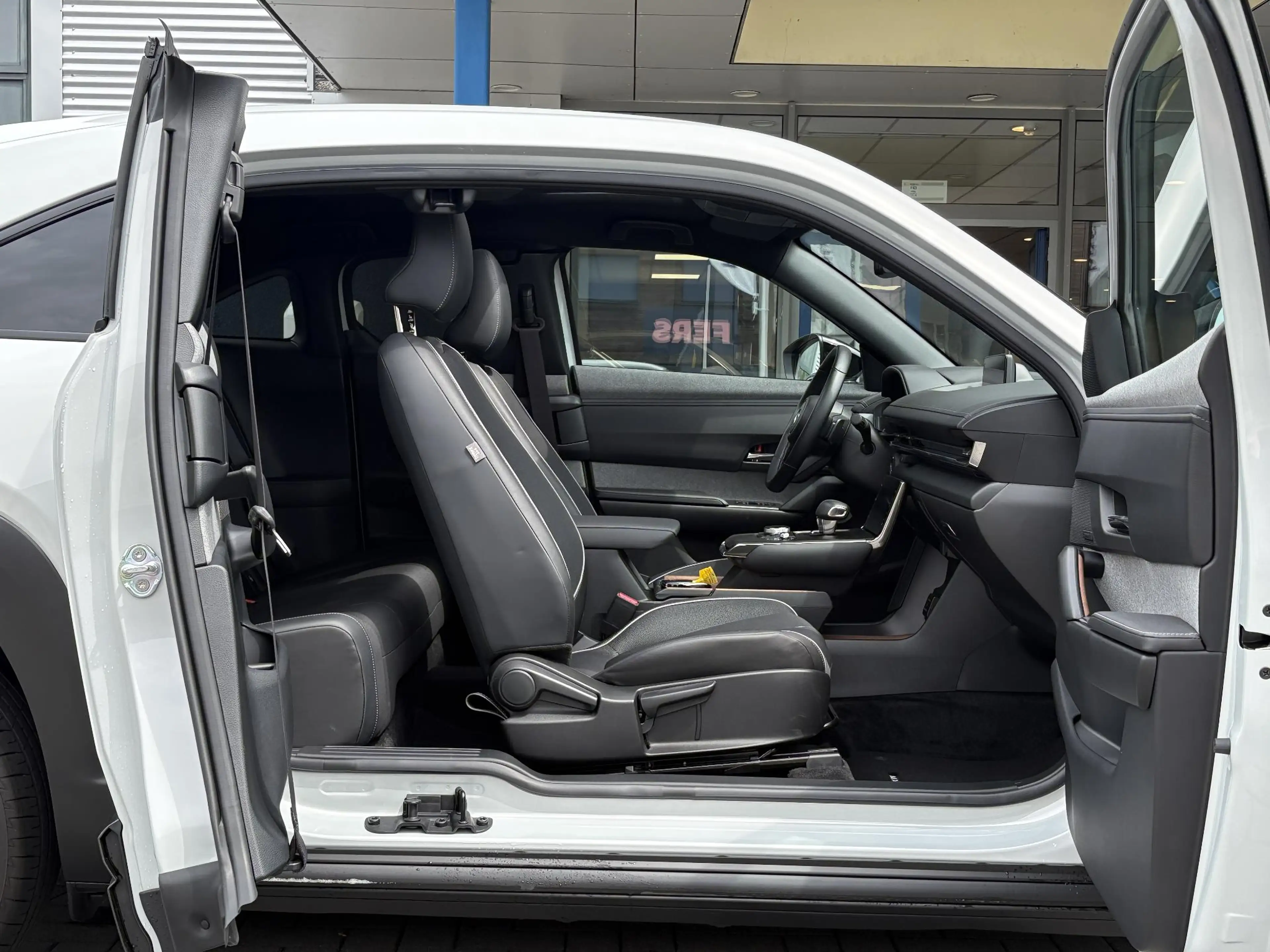 Mazda MX-30 e-SkyActiv R-EV 170 Makoto | Schuifdak | Rondomzic — photo 5