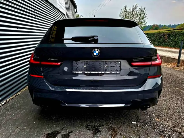 BMW 3 Series view 13