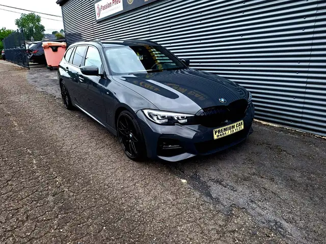 BMW 3 Series view 5